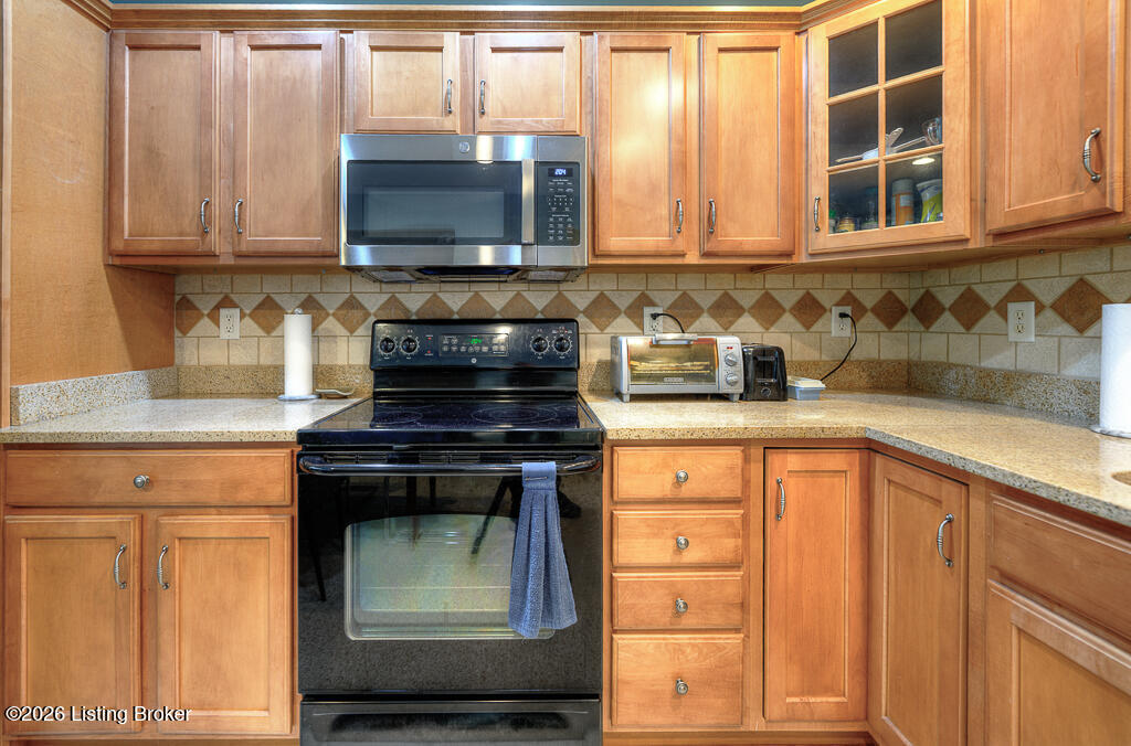 7023 Adeno Way Property Photo 11