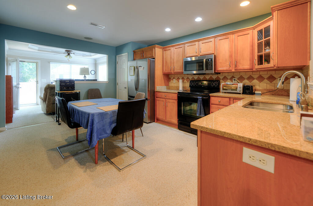 7023 Adeno Way Property Photo 12