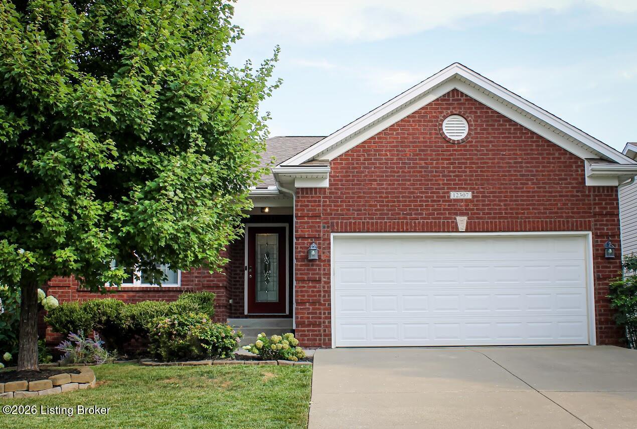 12307 Amber Woods Ct Property Photo 3