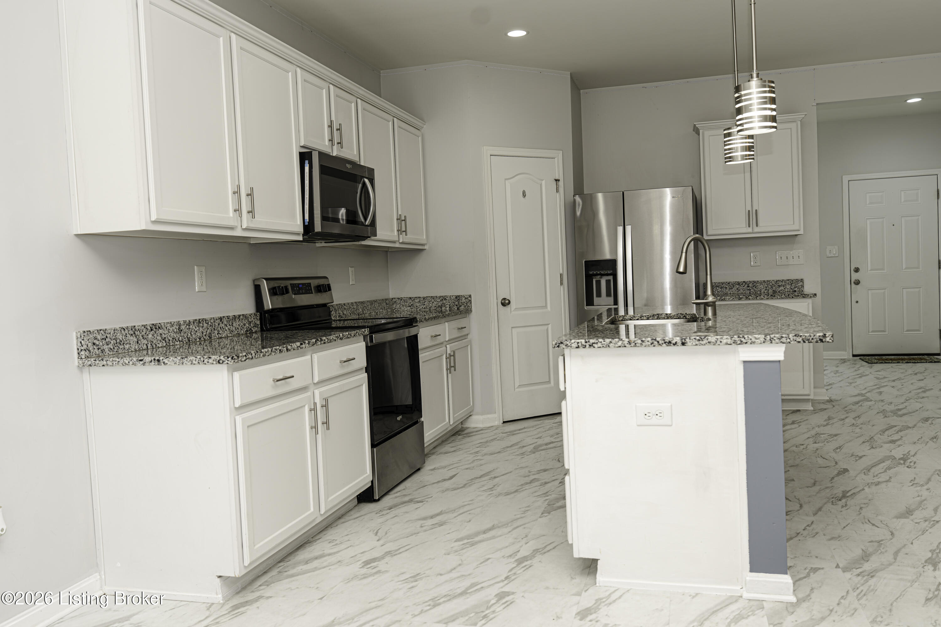 11705 Beacon Ct Property Photo 5