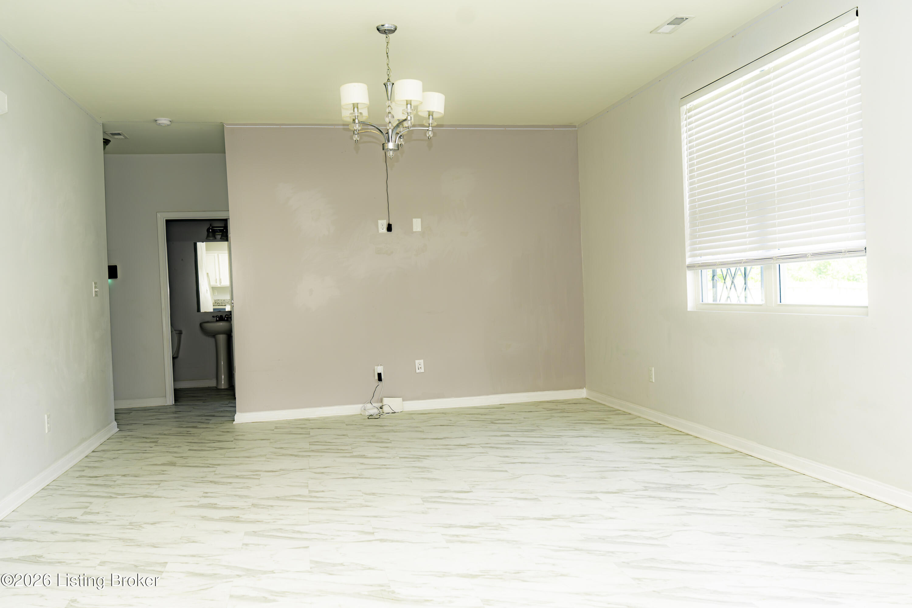 11705 Beacon Ct Property Photo 7