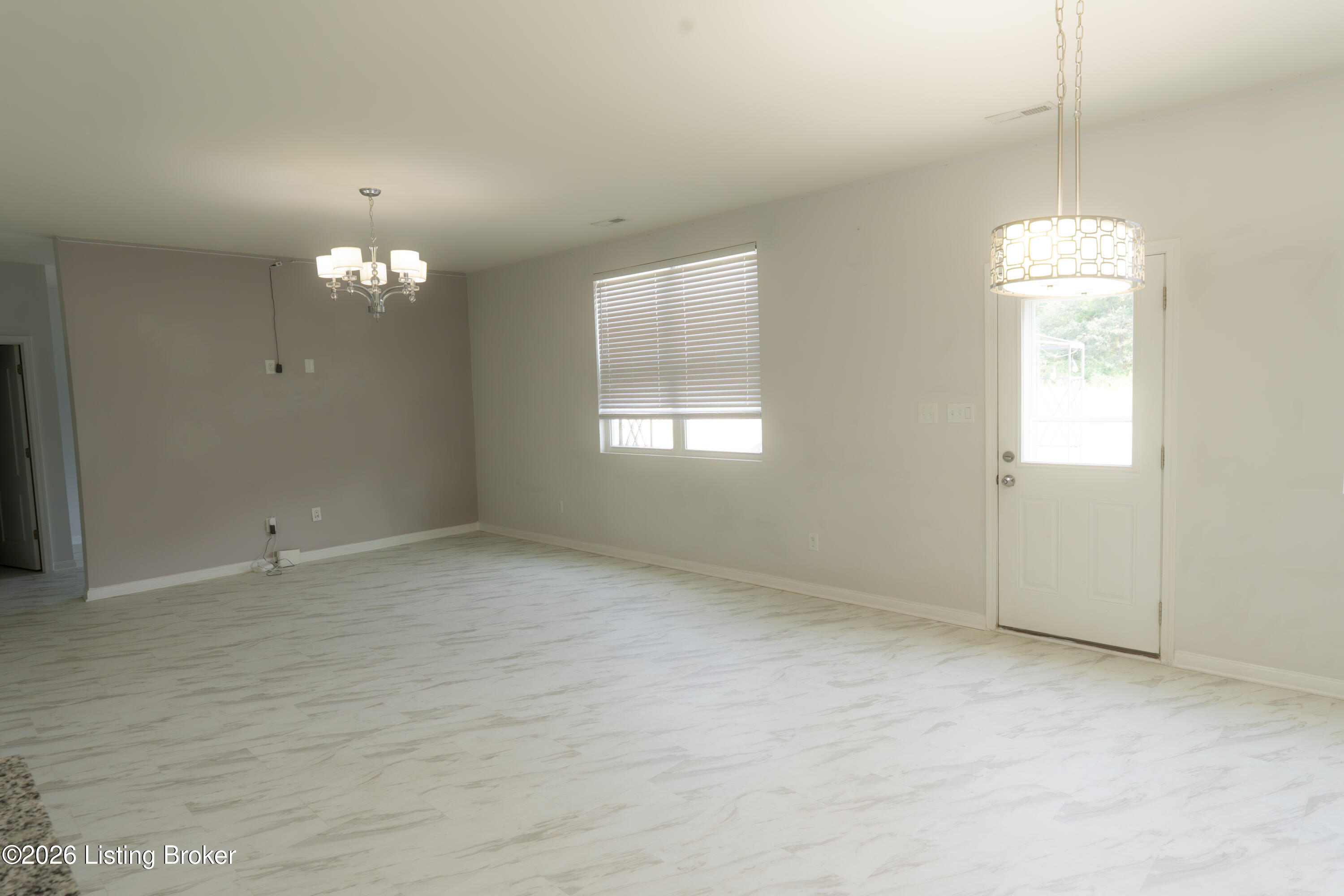 11705 Beacon Ct Property Photo 8