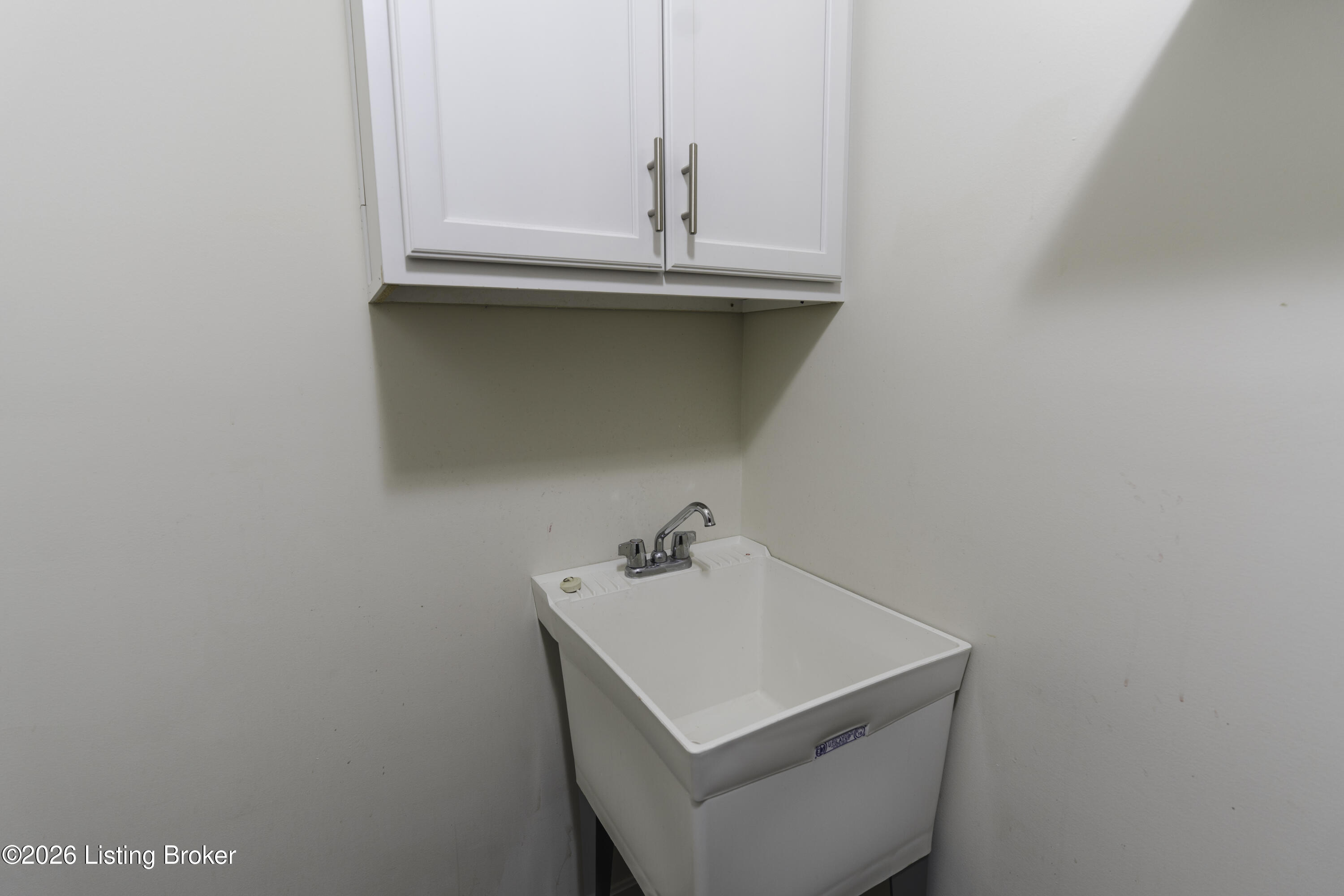 11705 Beacon Ct Property Photo 12