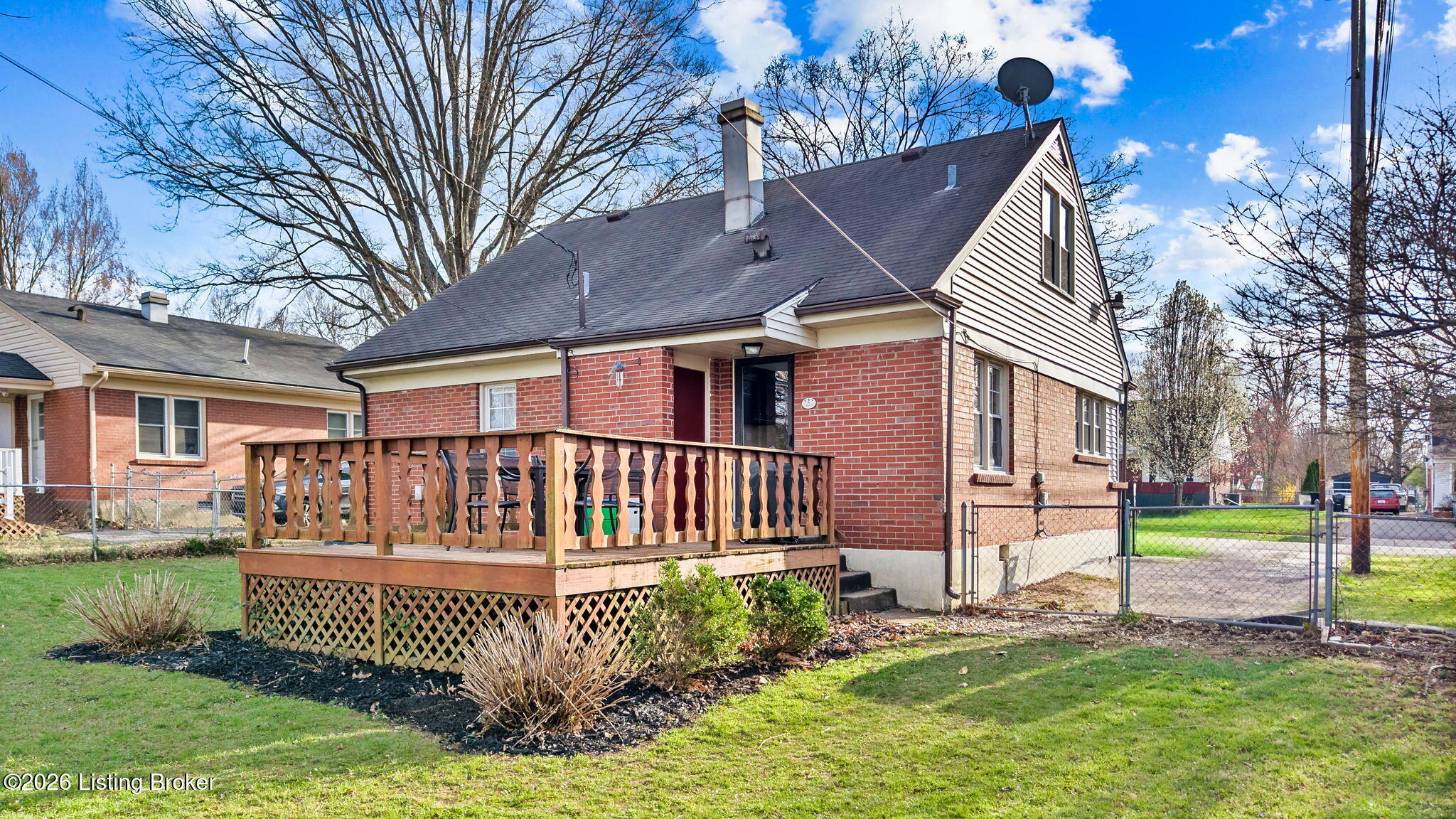 2507 Clearbrook Dr Property Photo 4