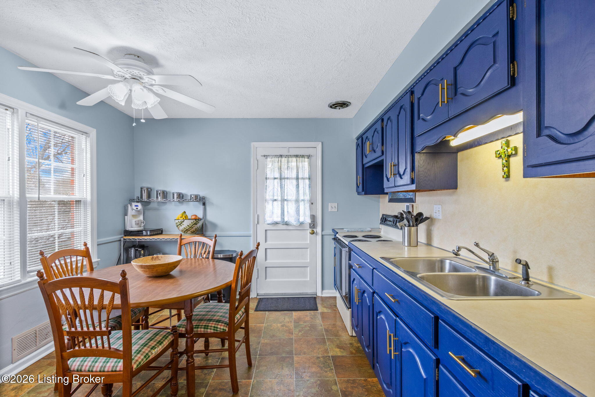 2507 Clearbrook Dr Property Photo 15