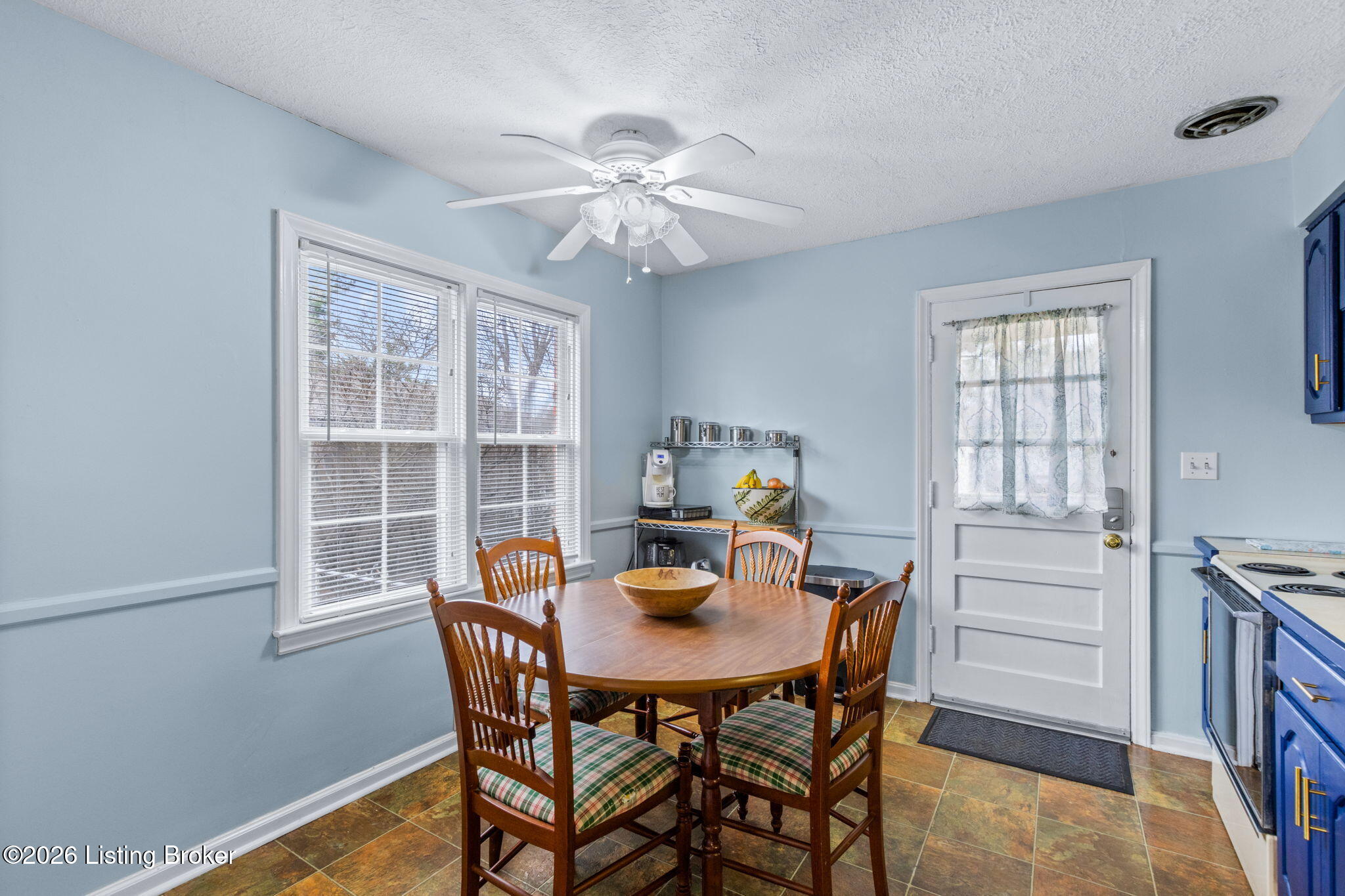 2507 Clearbrook Dr Property Photo 16
