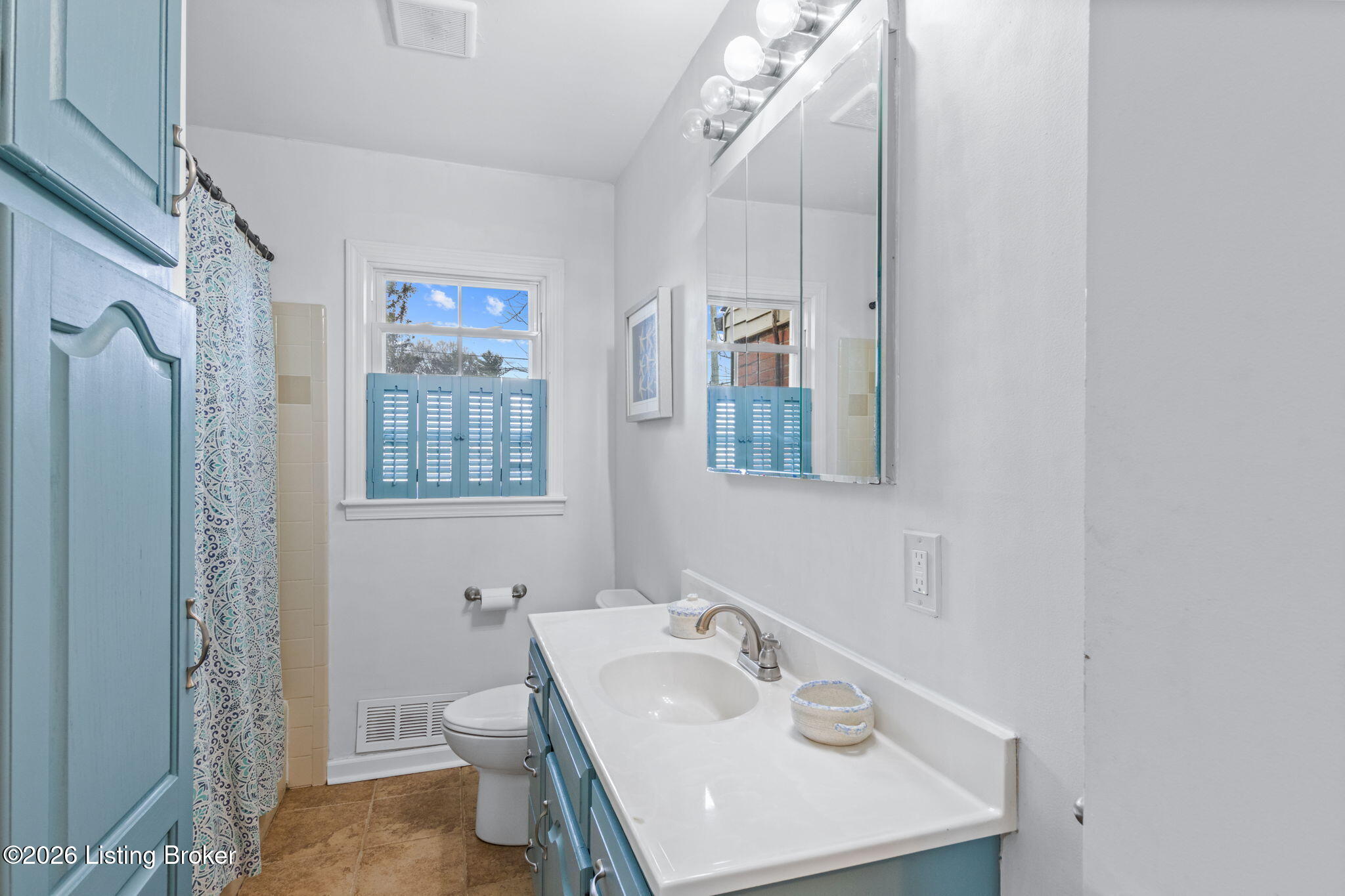2507 Clearbrook Dr Property Photo 18