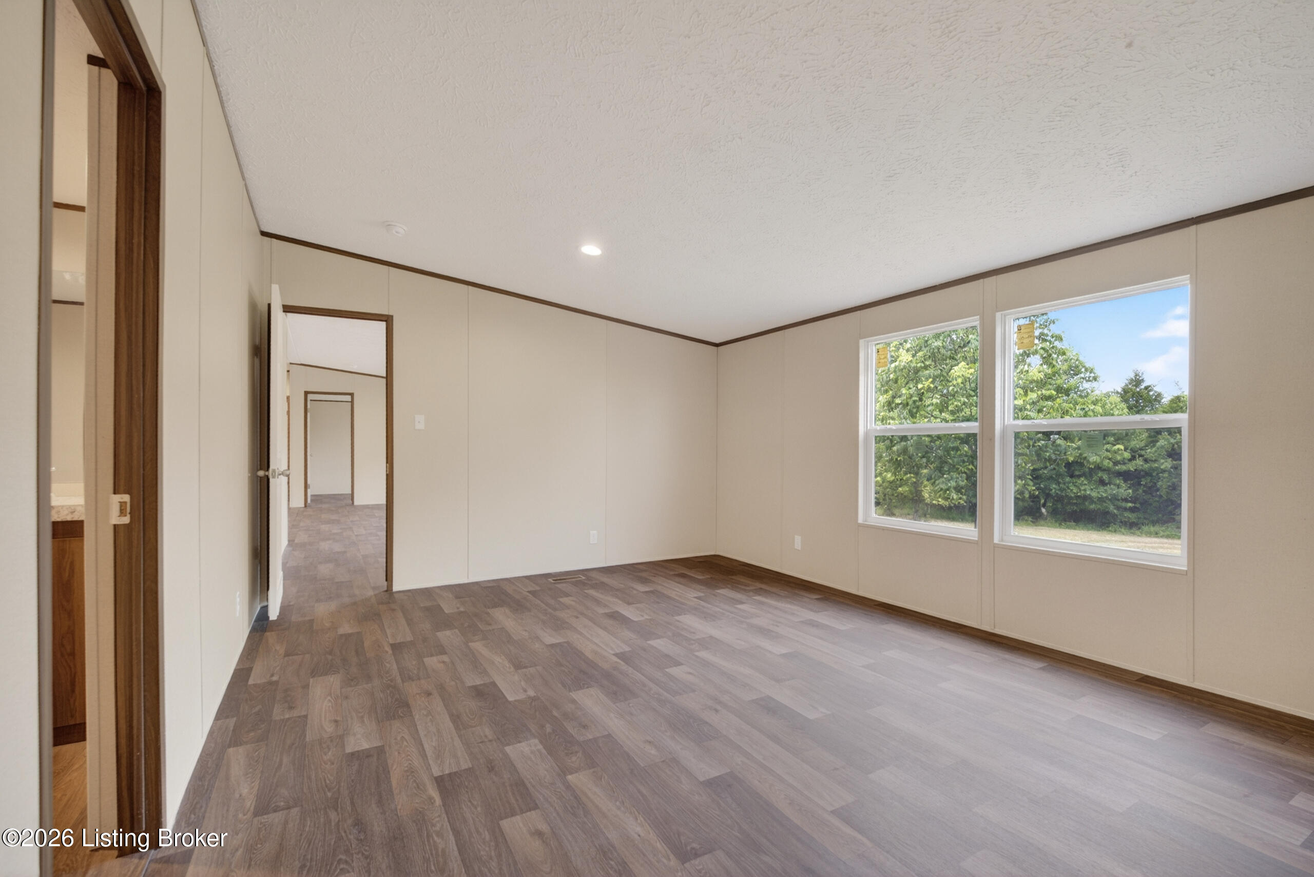 266 Cedar Rdg Ln Property Photo 3