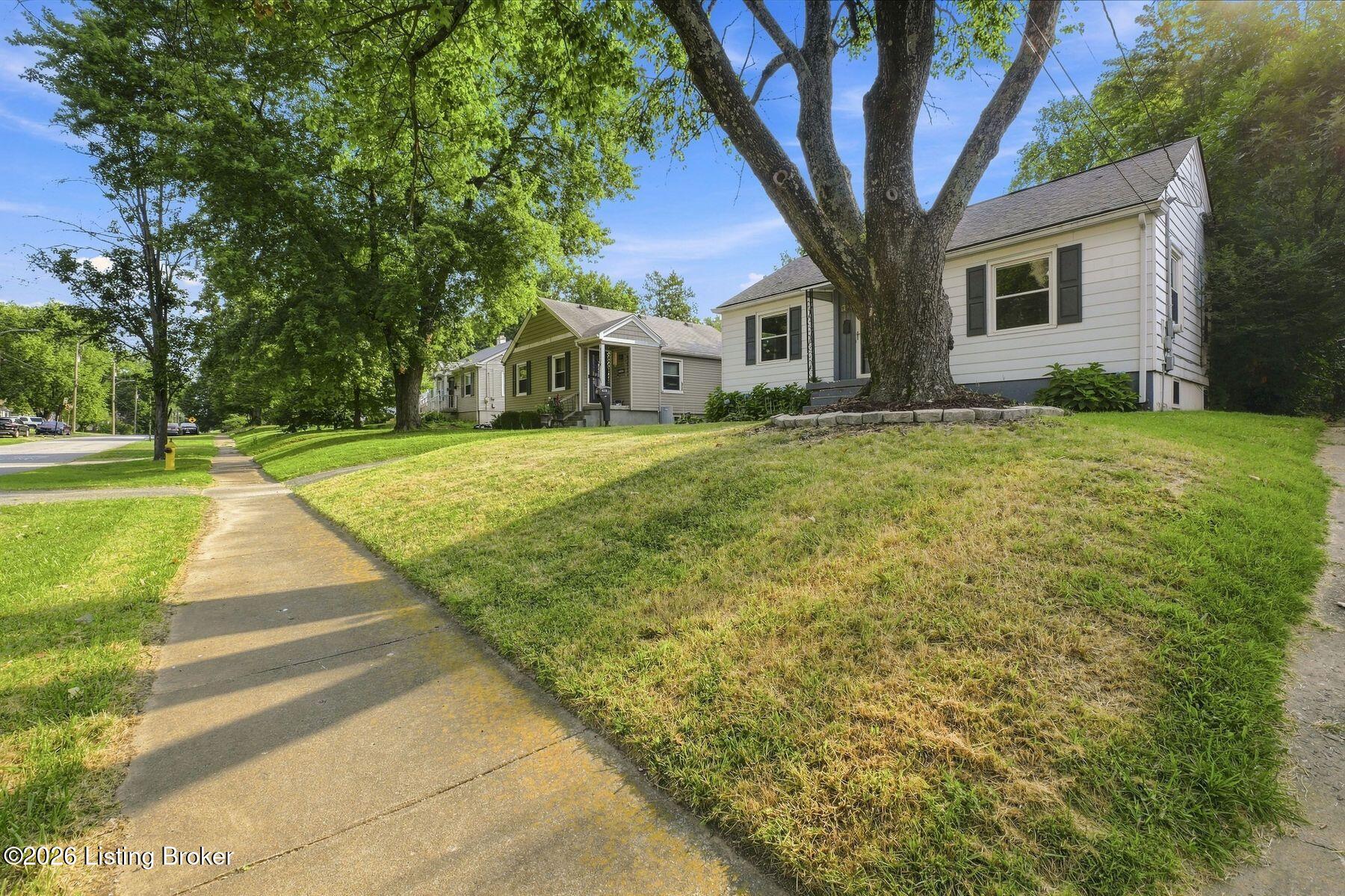 4721 Cliff Ave Property Photo 3