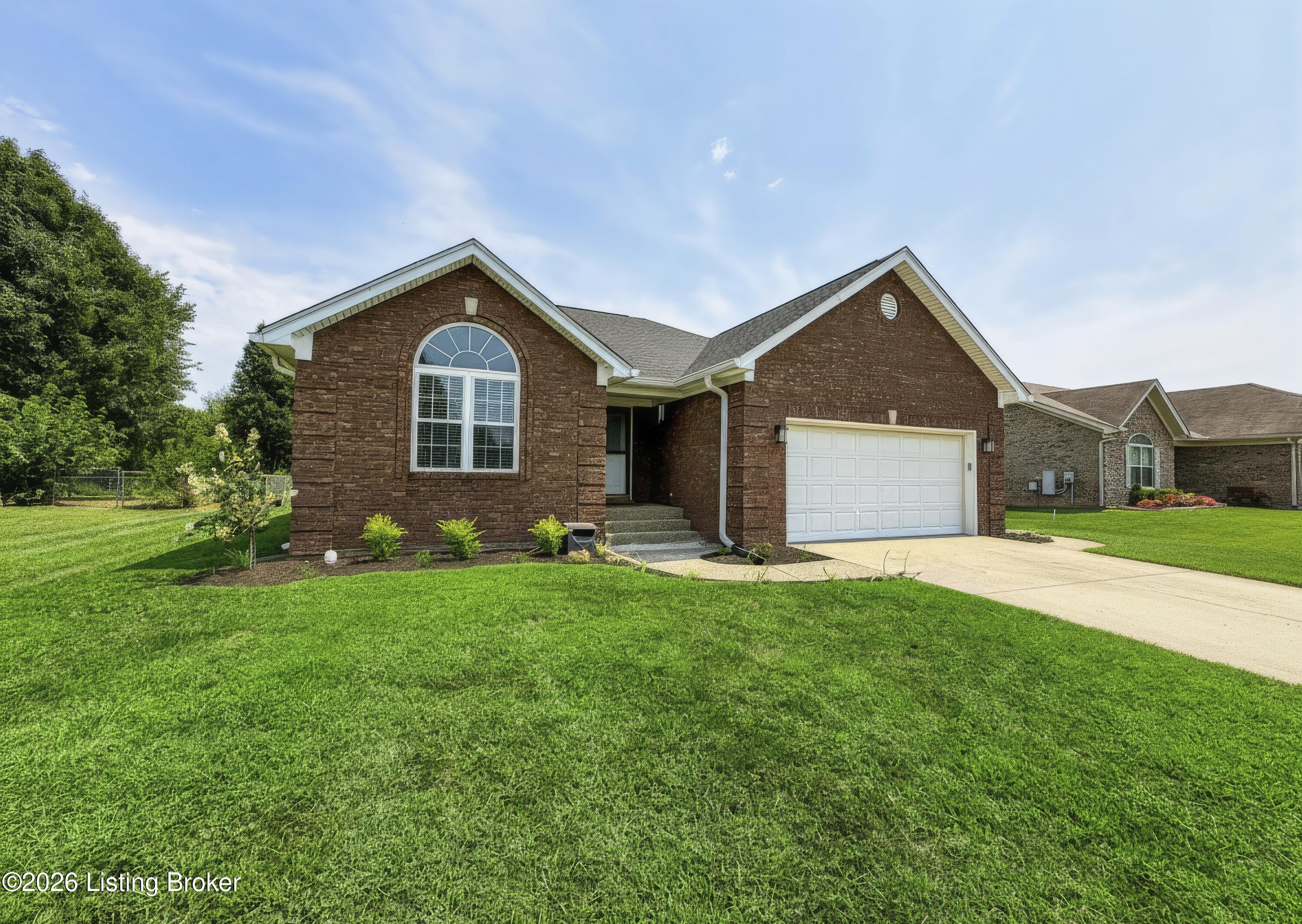 484 New Christman Ln Property Photo 2