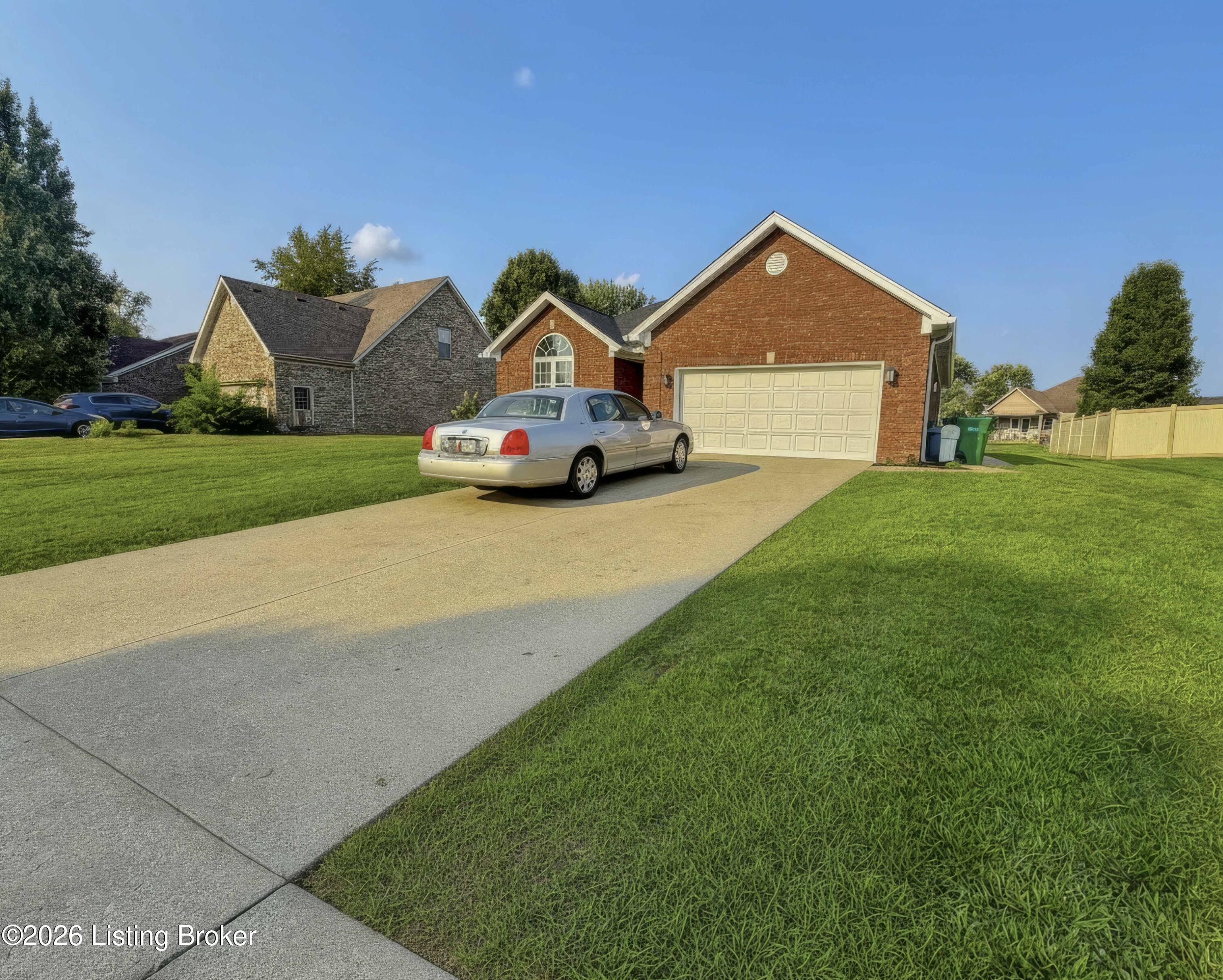 484 New Christman Ln Property Photo 5