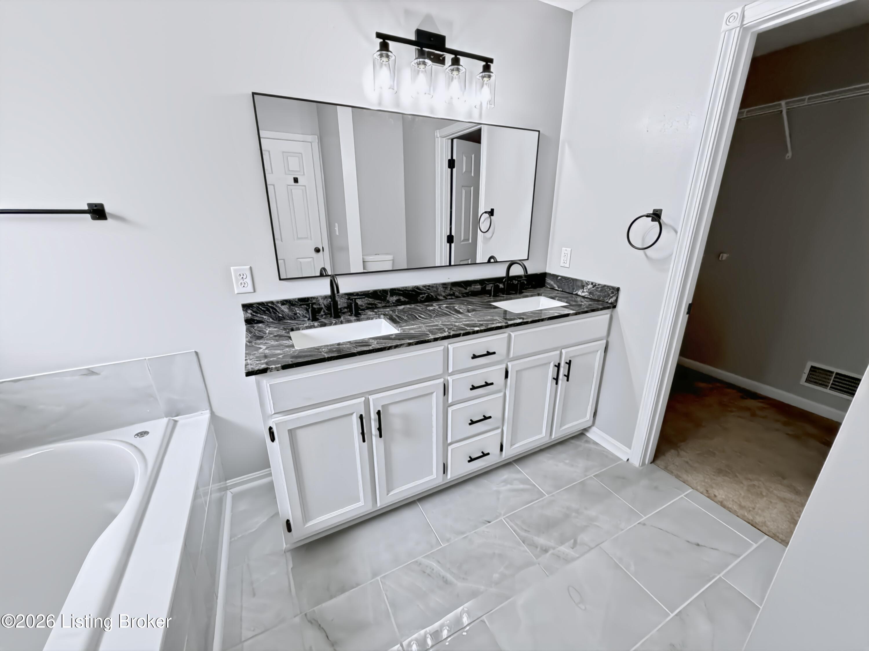 484 New Christman Ln Property Photo 14