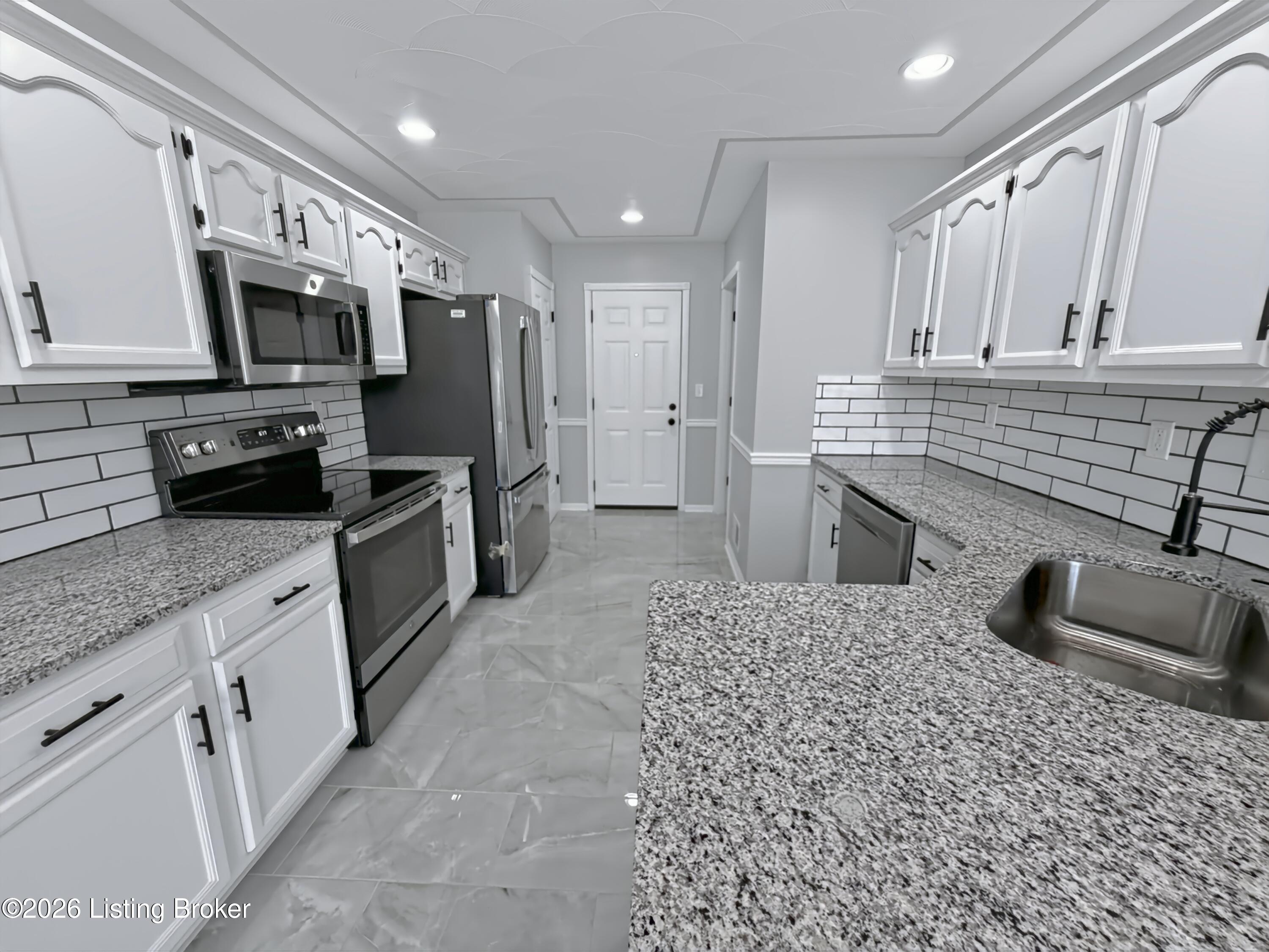 484 New Christman Ln Property Photo 28