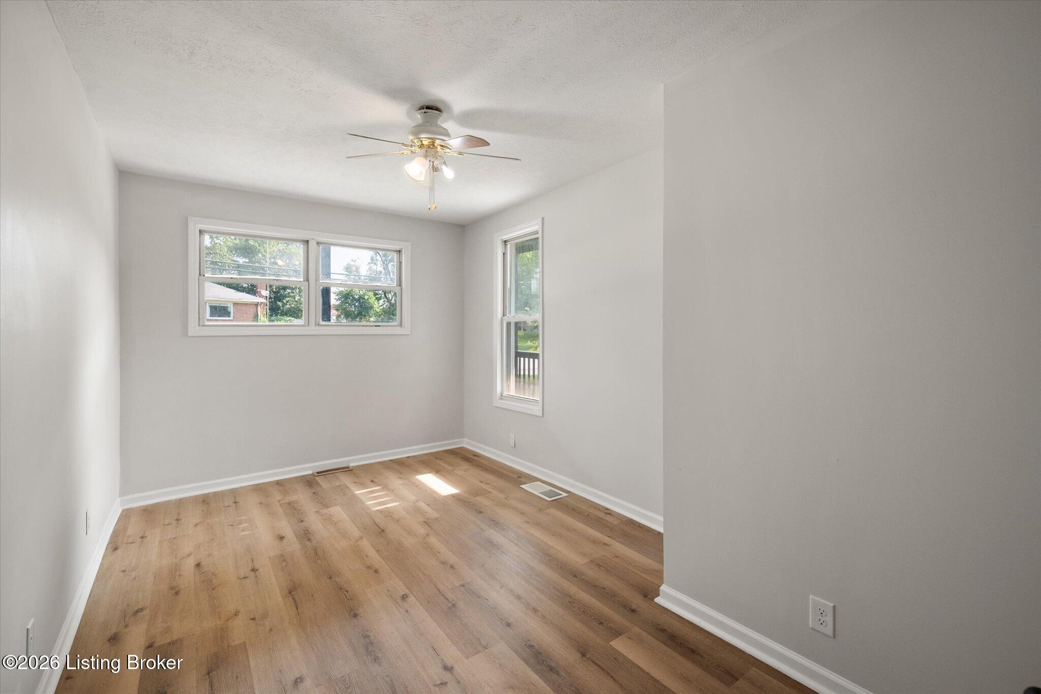 204 W Tenny Ave Property Photo 9