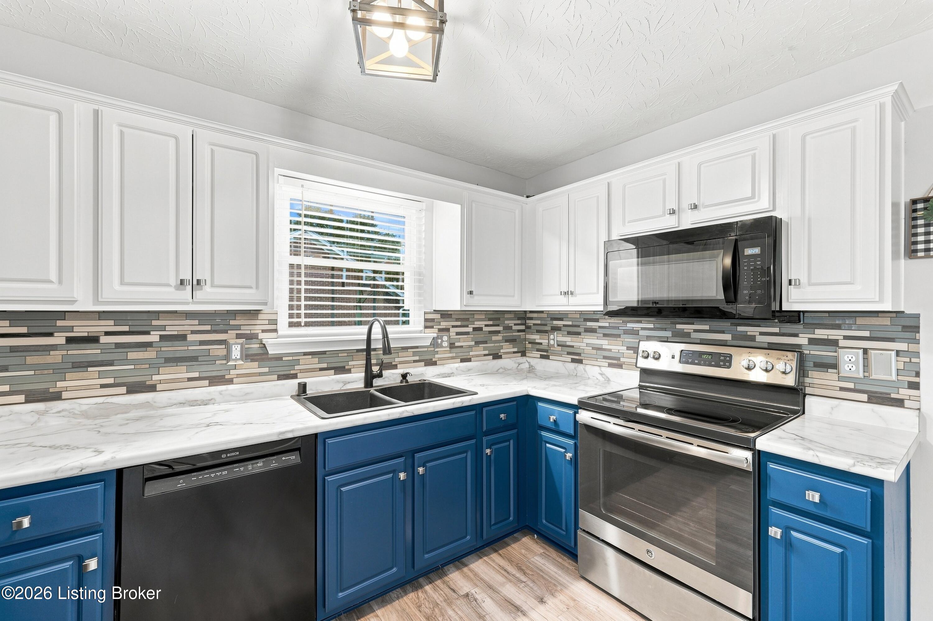 659 Justin Trail Property Photo 15