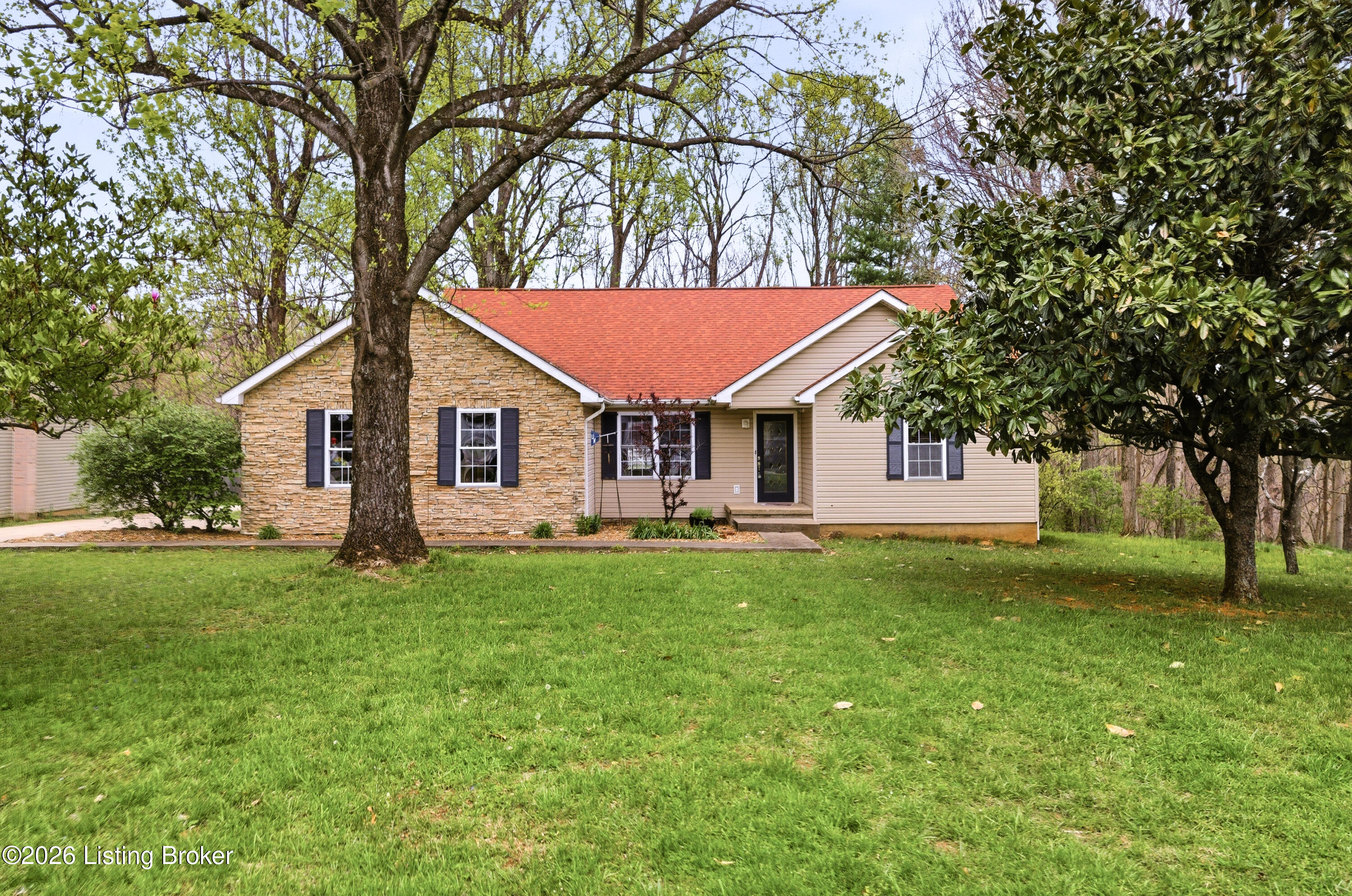 250 Wicker Ln Property Photo 4
