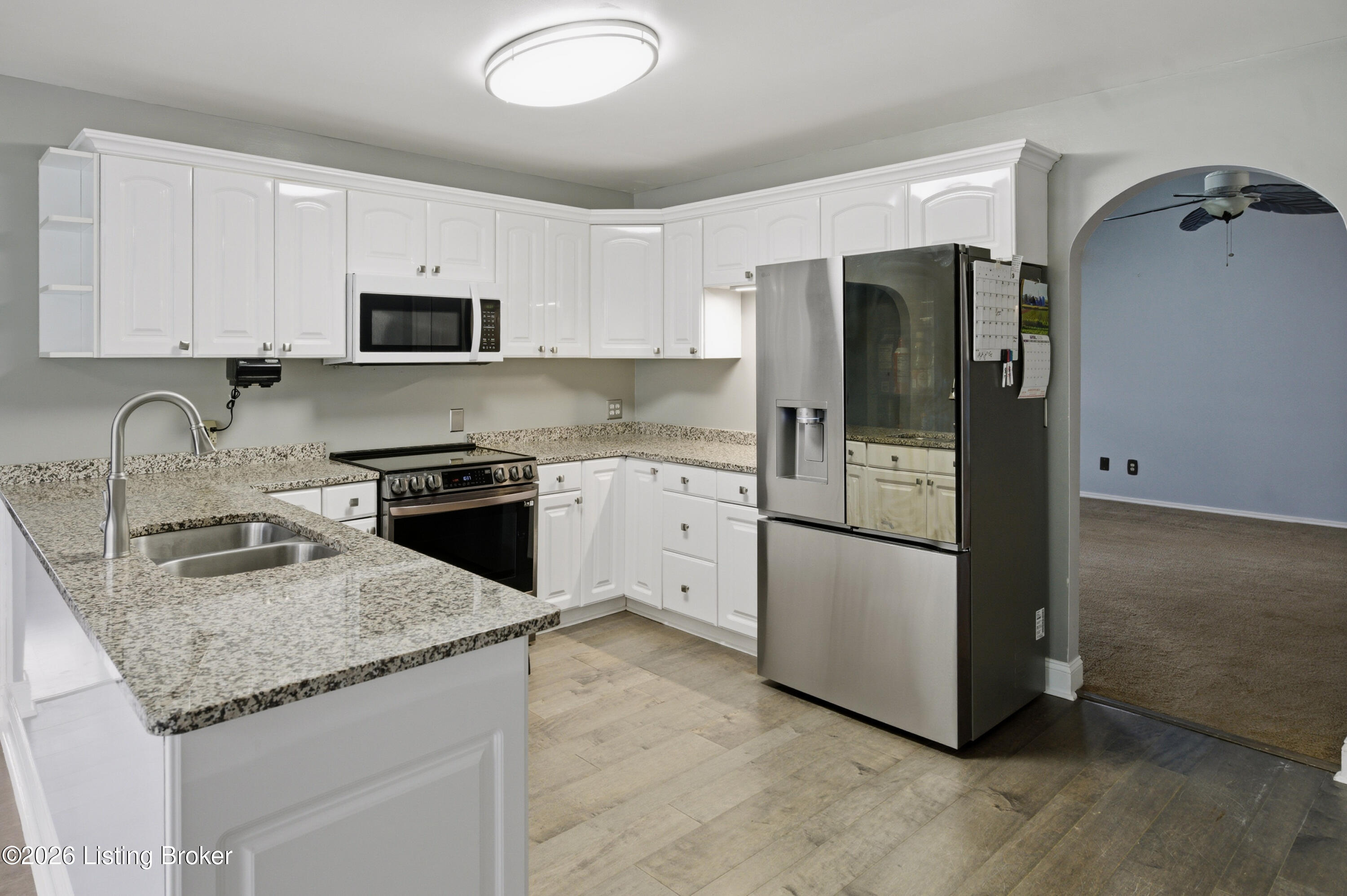 250 Wicker Ln Property Photo 14