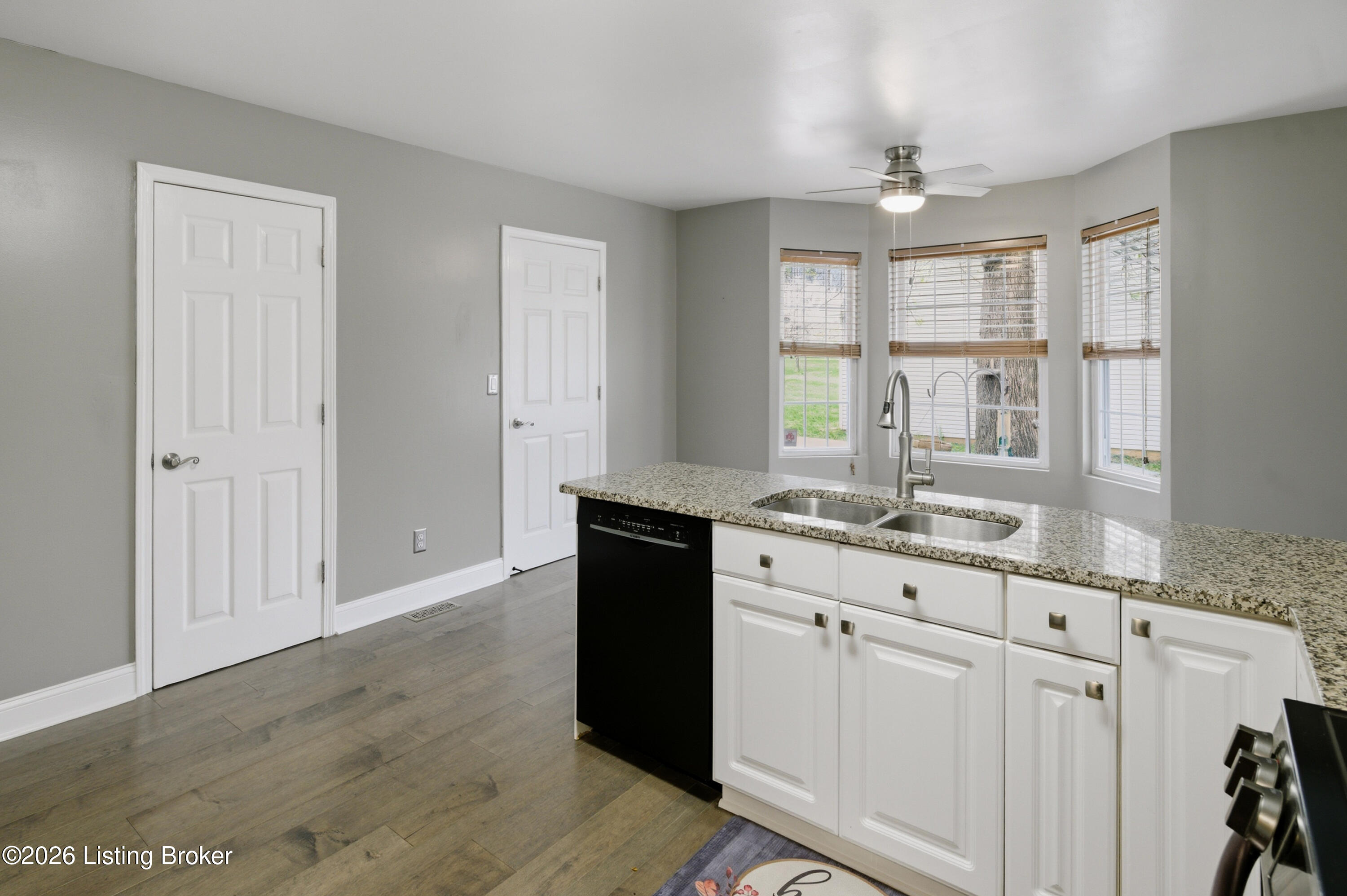 250 Wicker Ln Property Photo 16