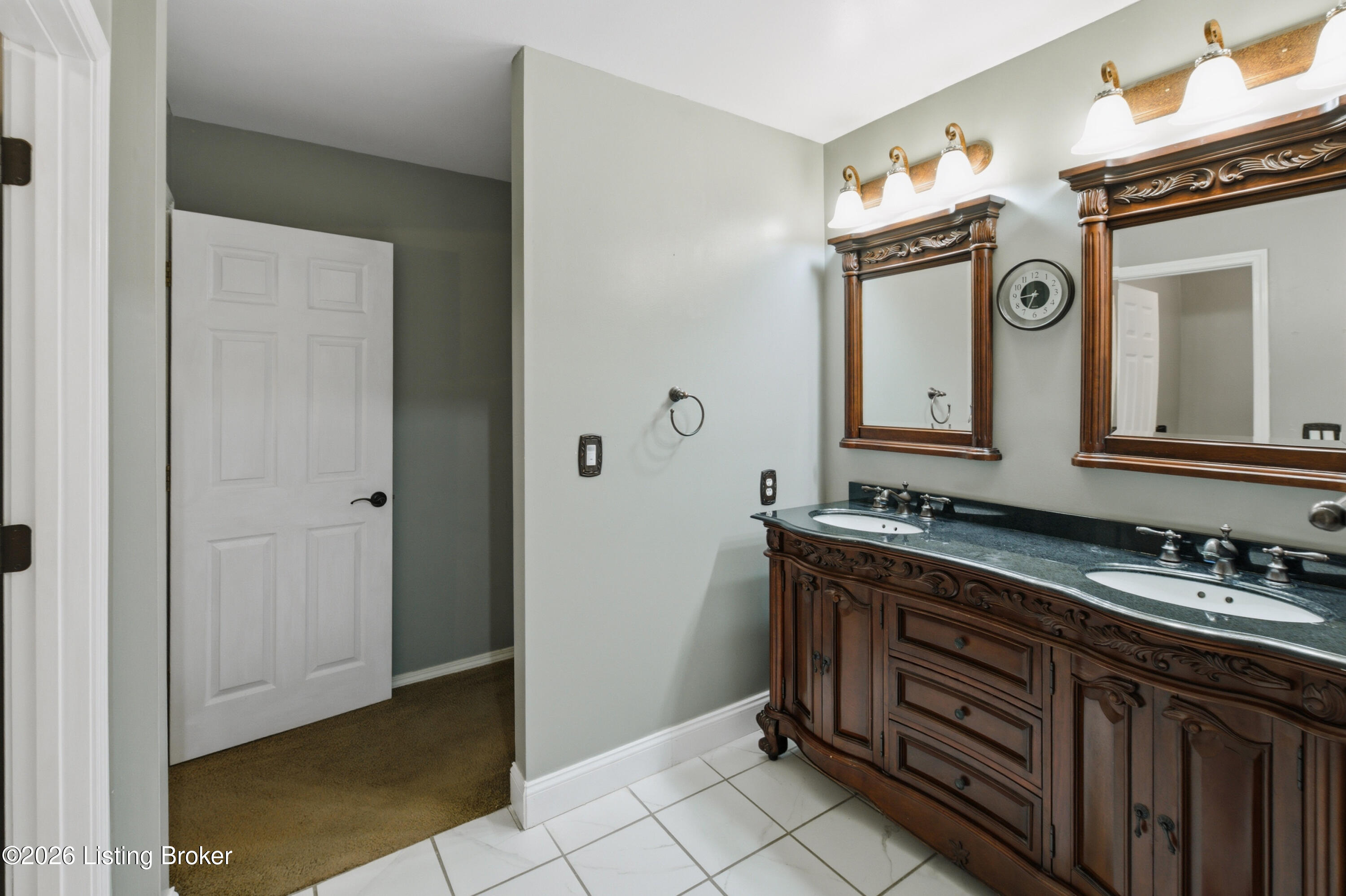 250 Wicker Ln Property Photo 26