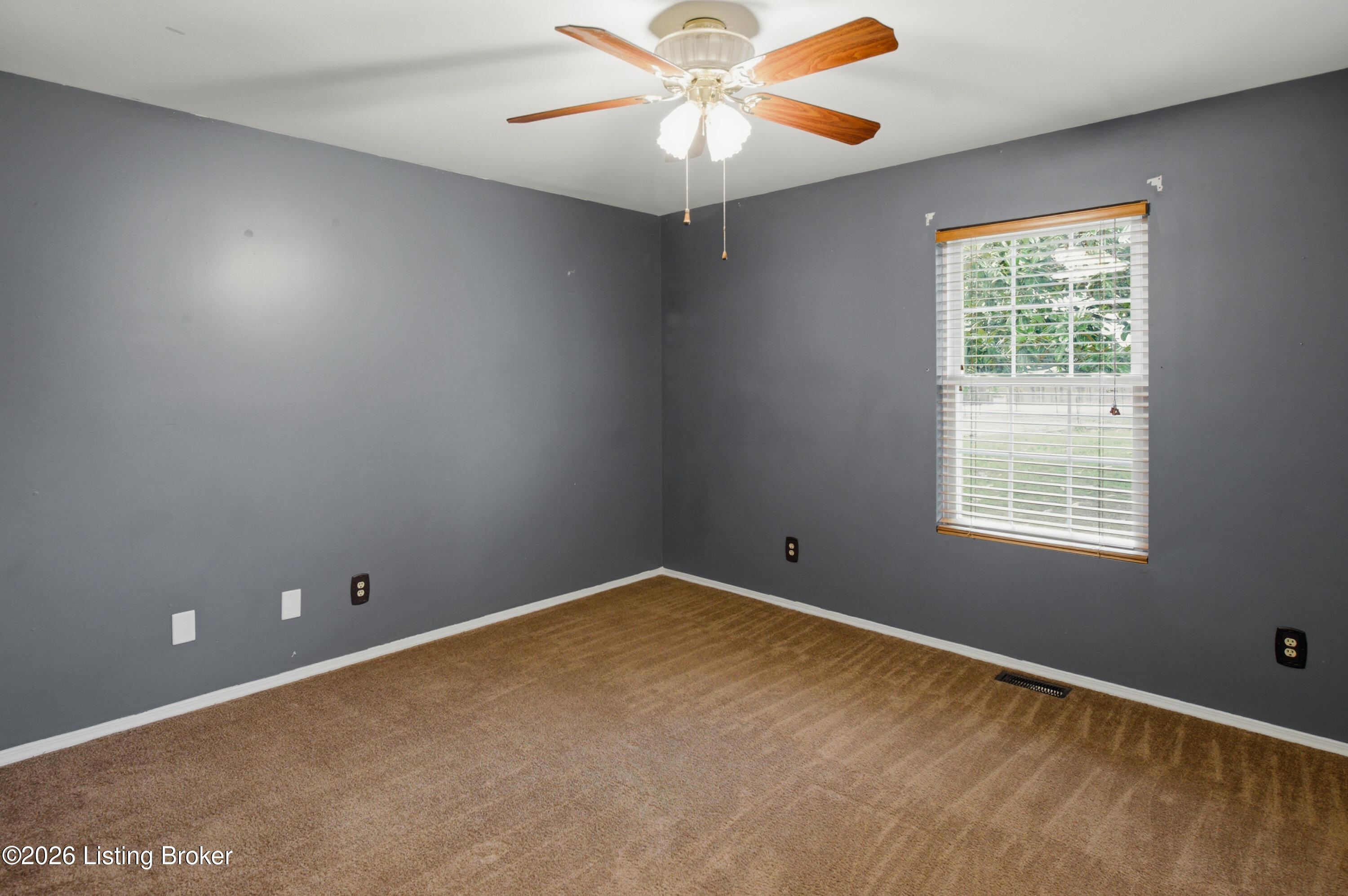250 Wicker Ln Property Photo 32