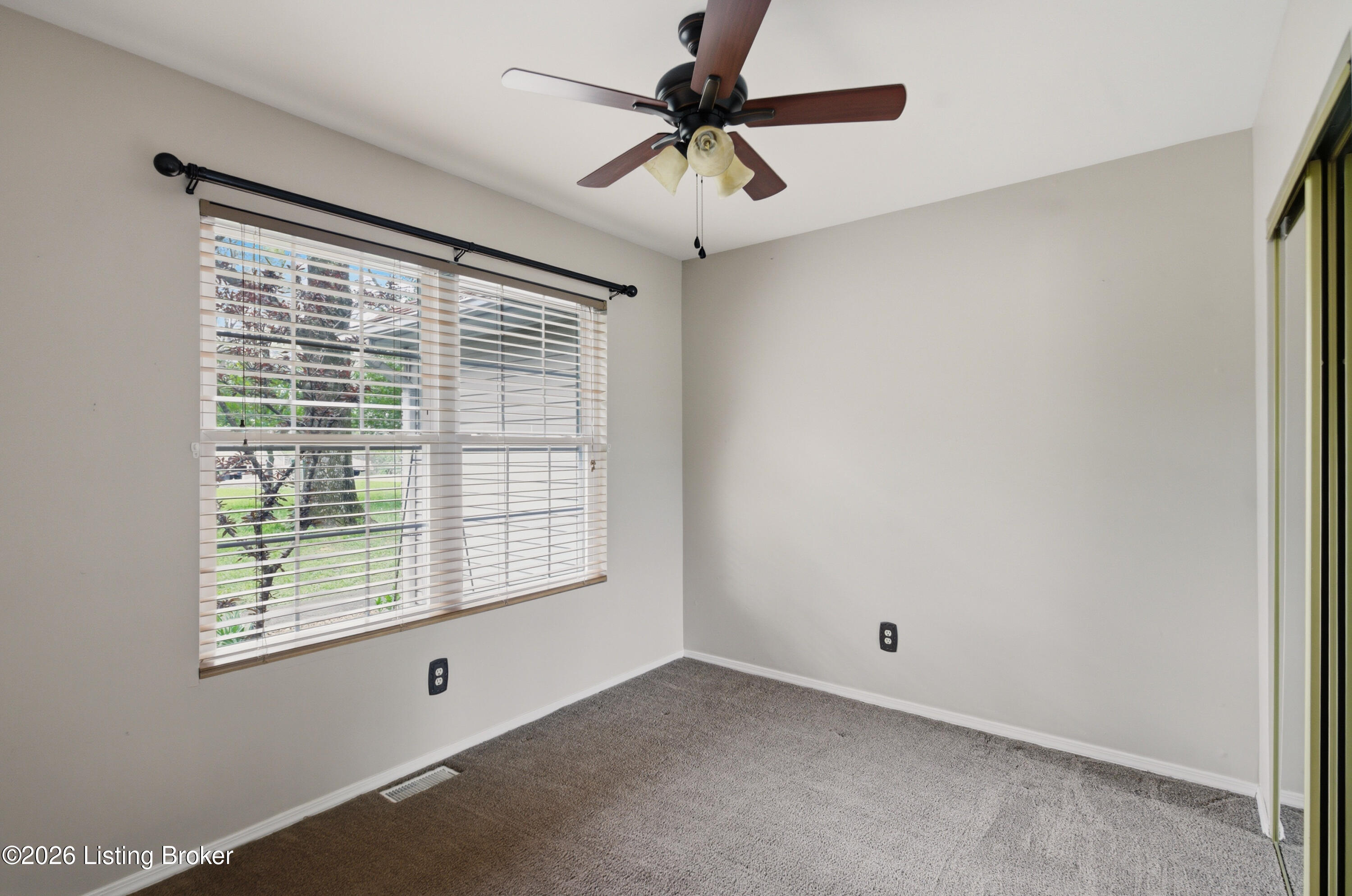 250 Wicker Ln Property Photo 34