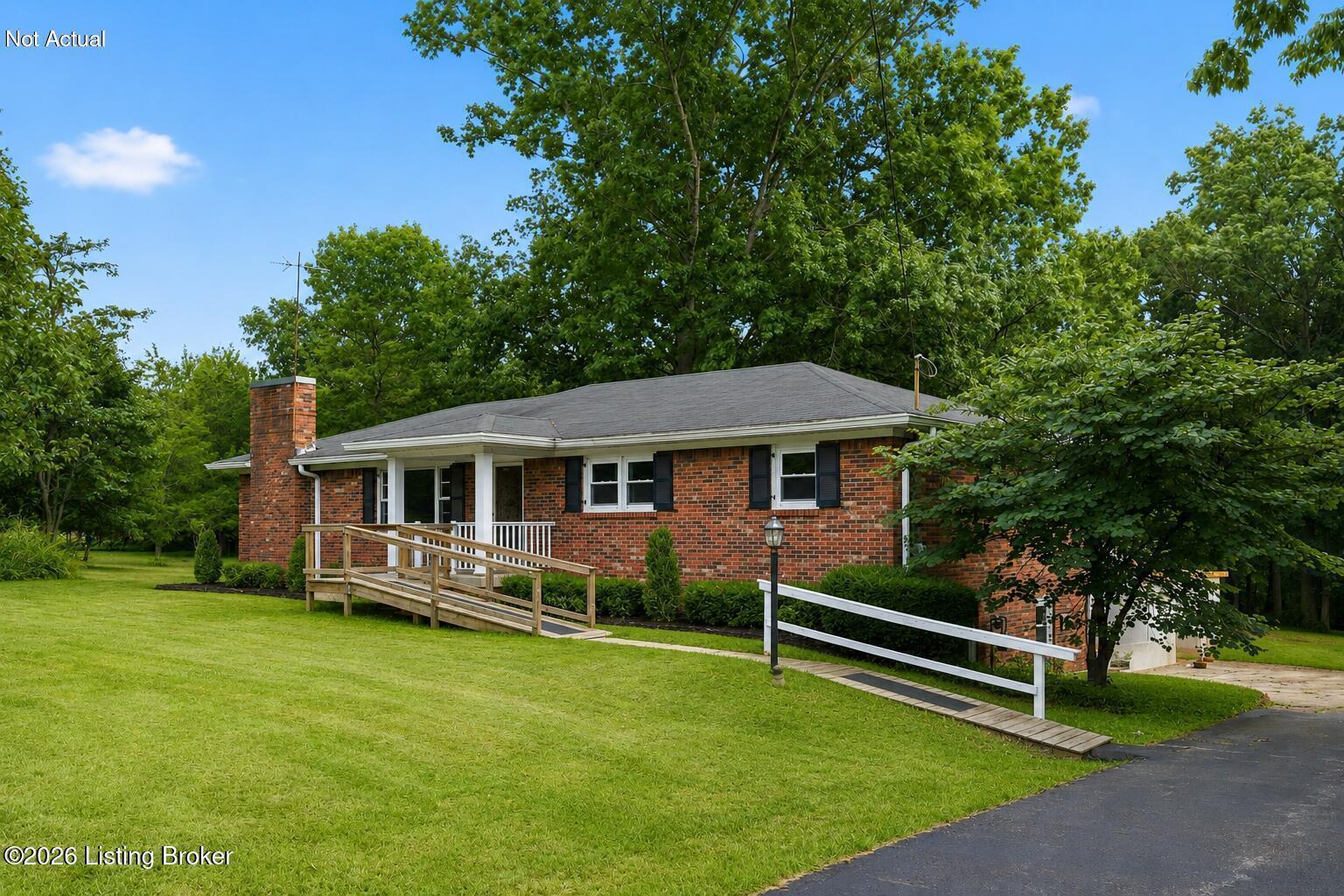 1800 Ironwood Rd Property Photo 2
