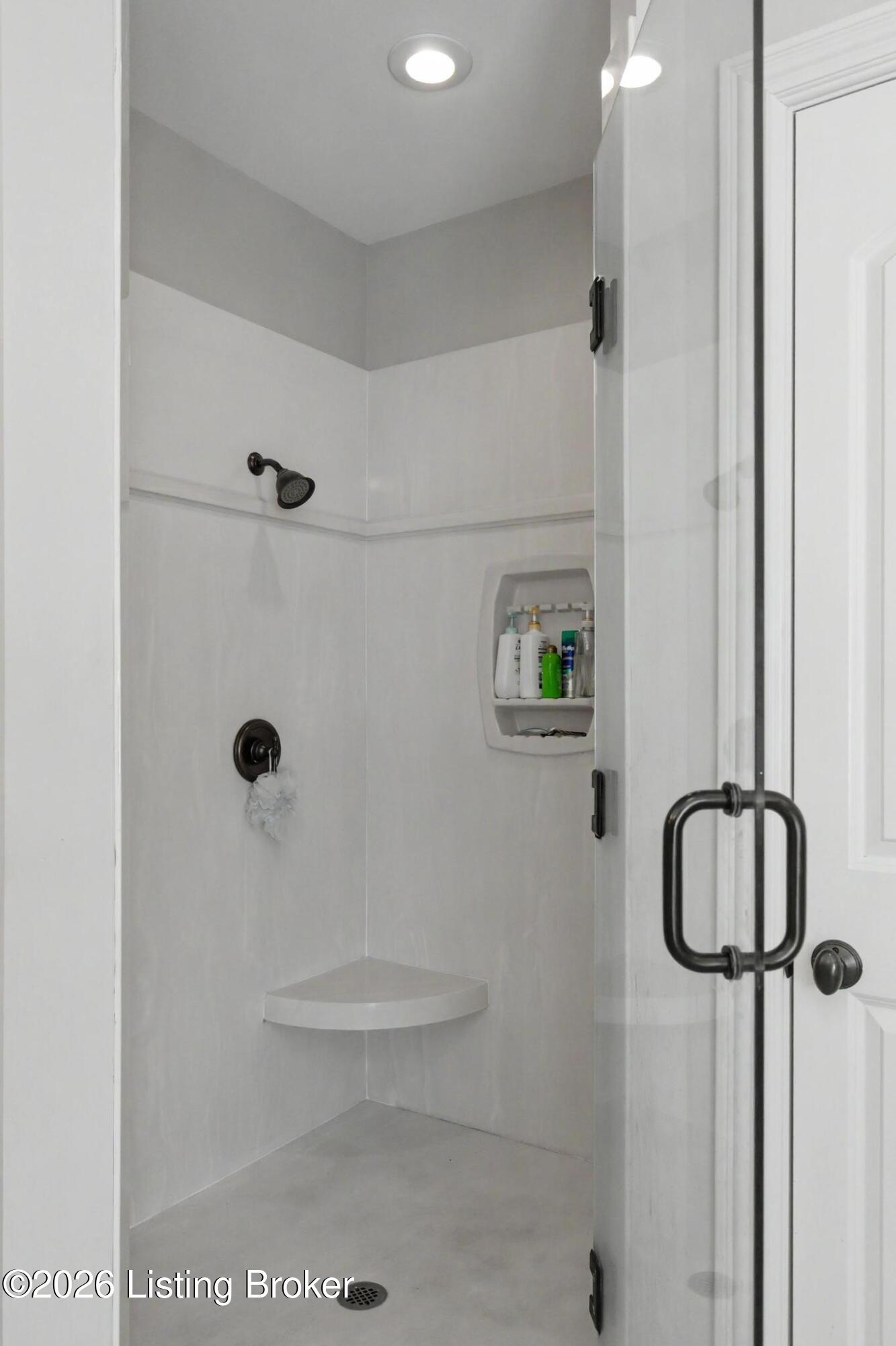 6004 Waterfall Way Property Photo 28
