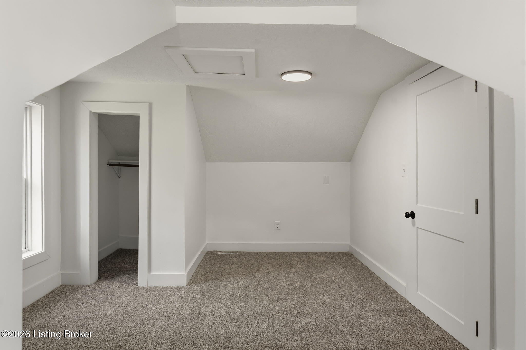 105 Brooks St Property Photo 22