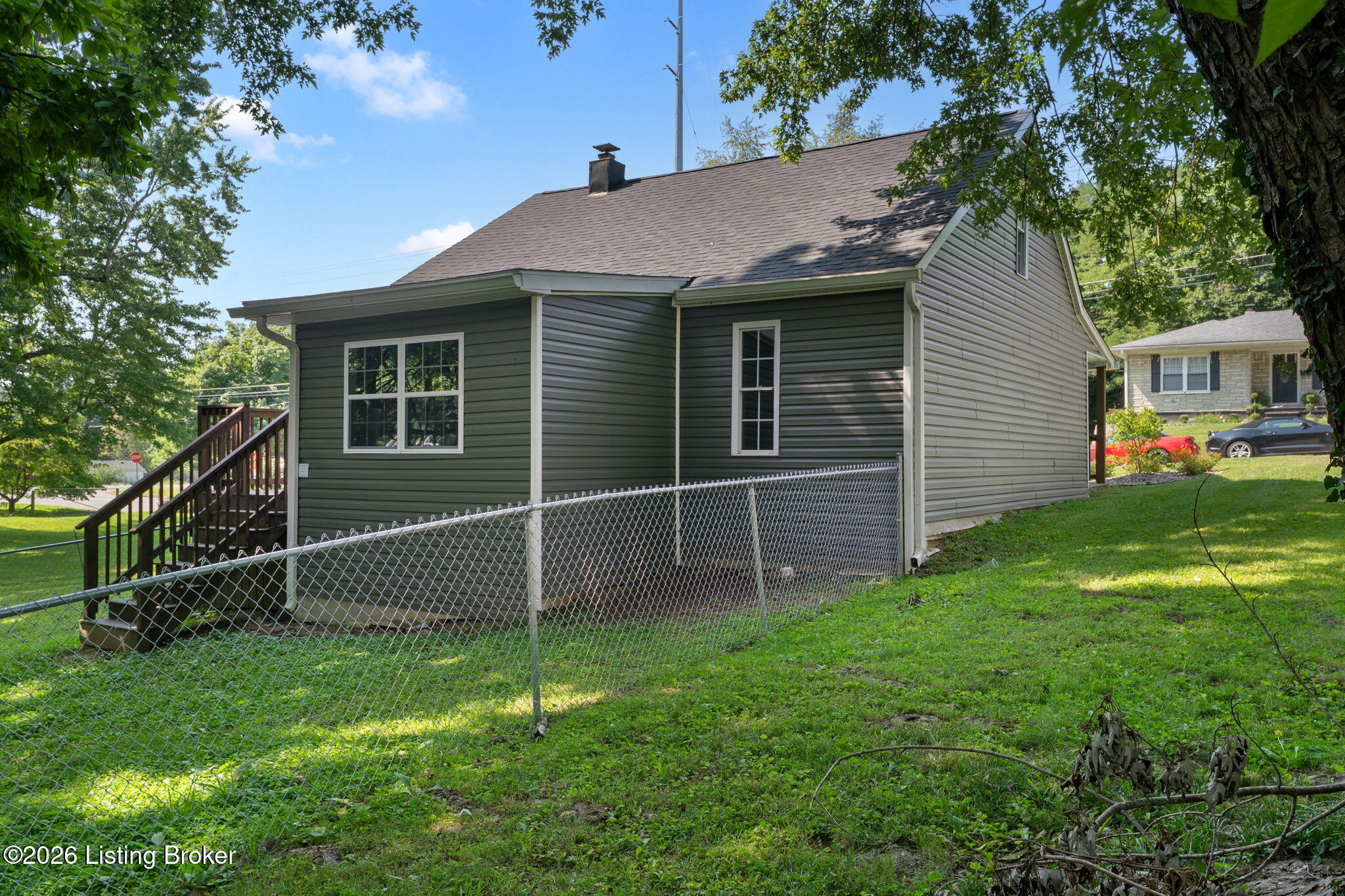 105 Brooks St Property Photo 28