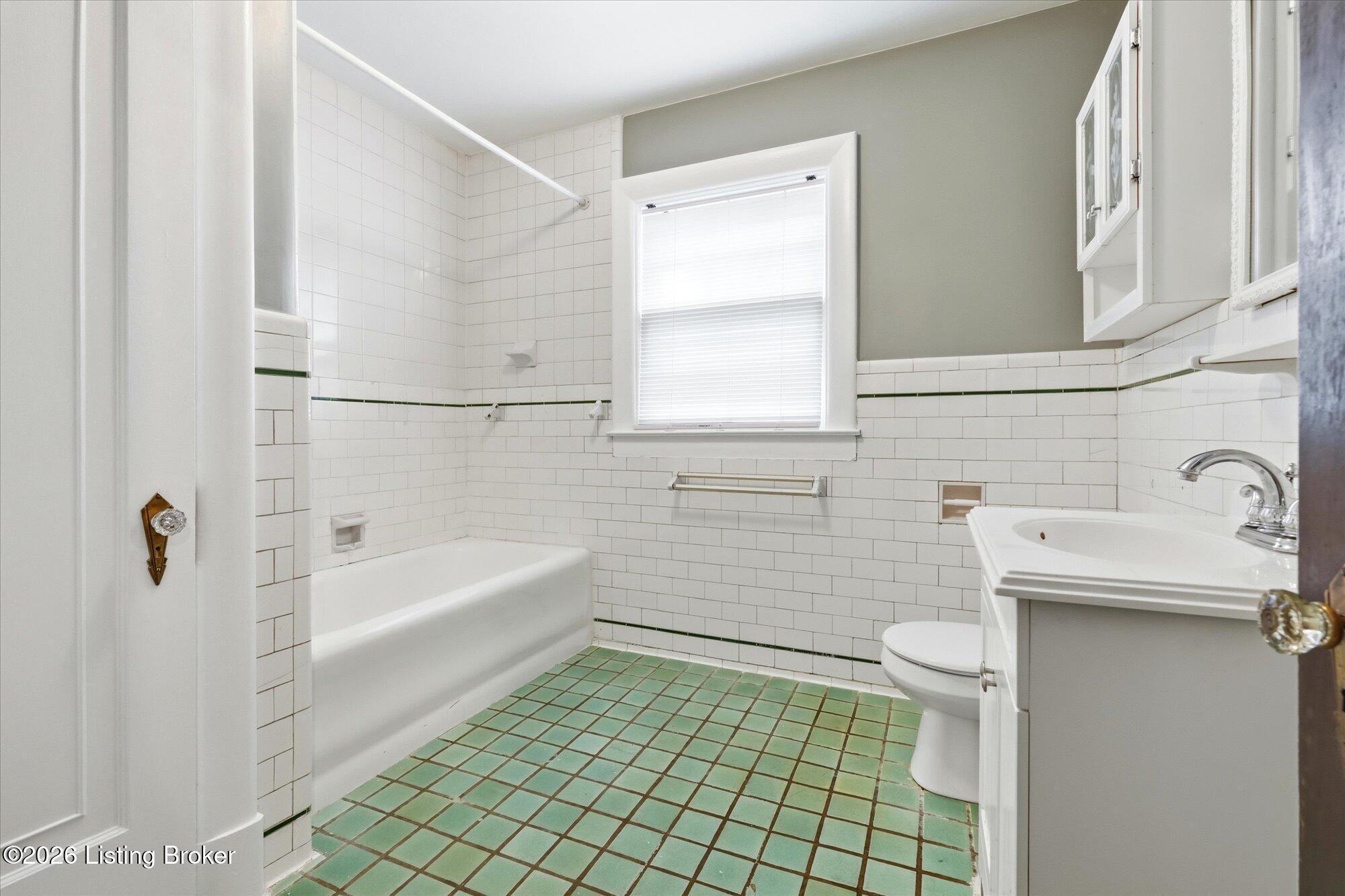 4564 S 3rd St Property Photo 21