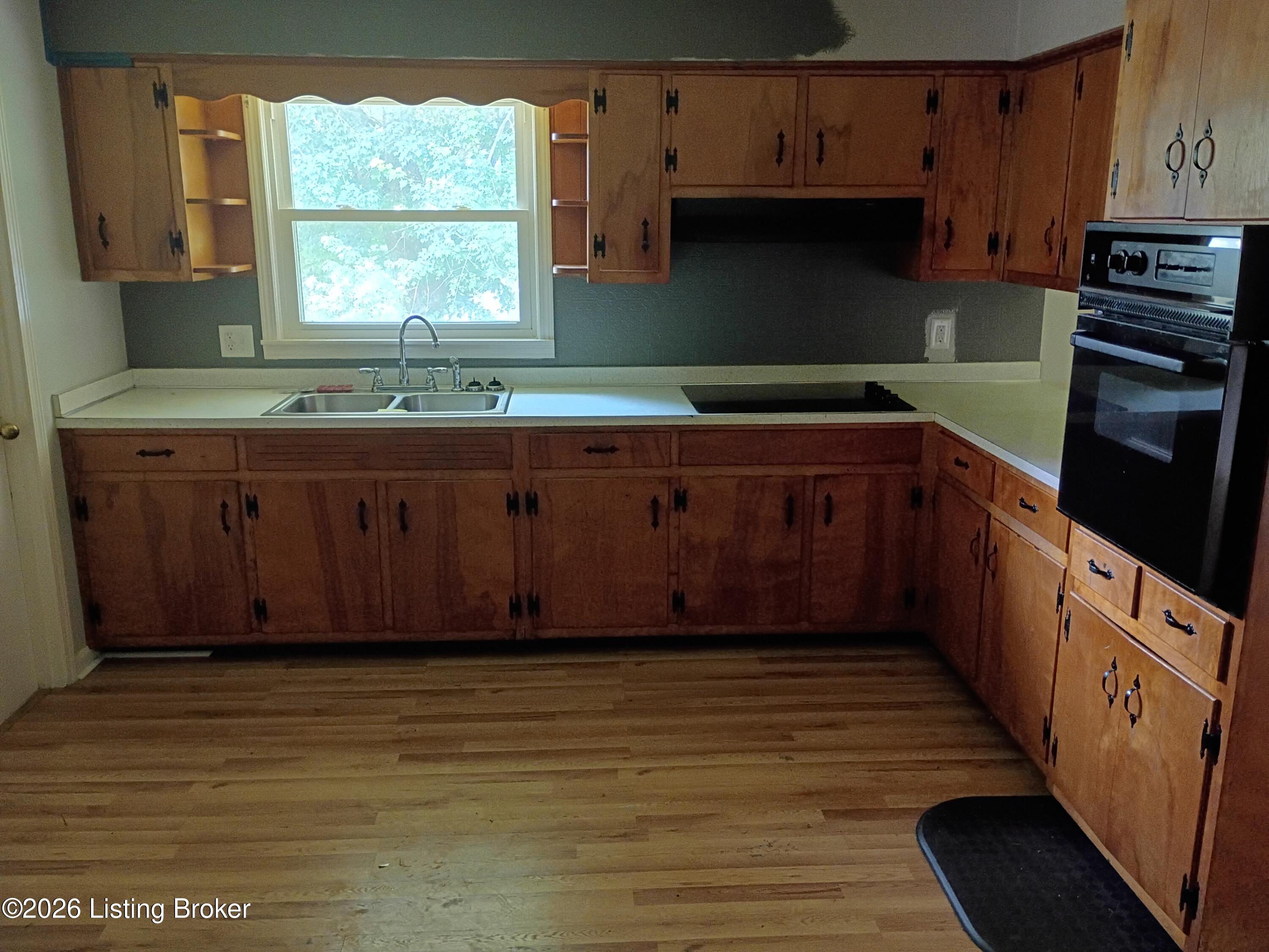 845 Bleemel Ln Property Photo 2