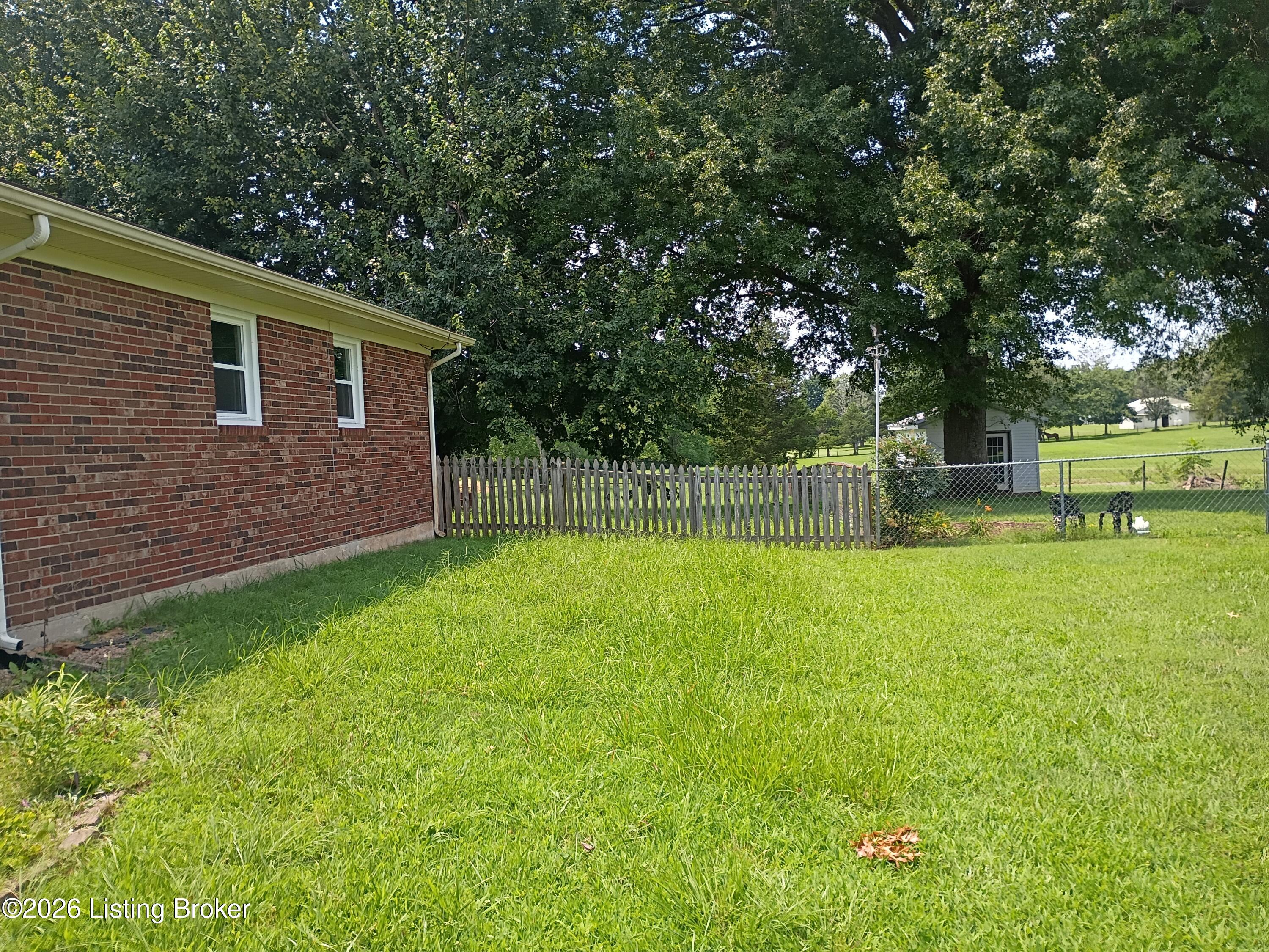 845 Bleemel Ln Property Photo 27