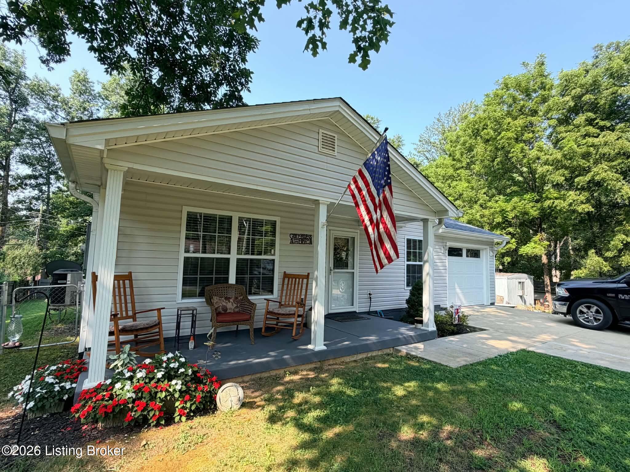 207 Woods Rd Property Photo 1