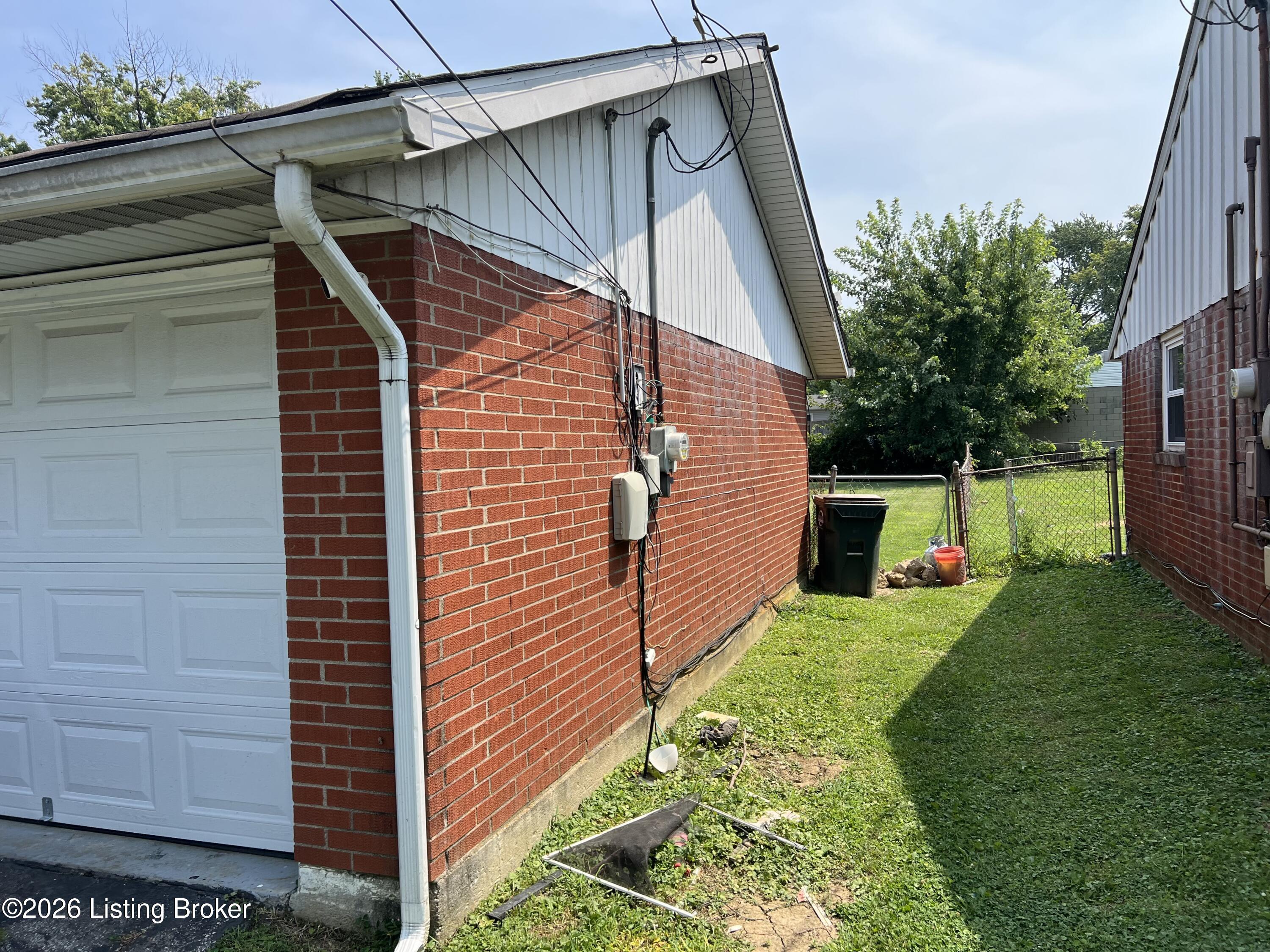 4115 Leo Ln Property Photo 4