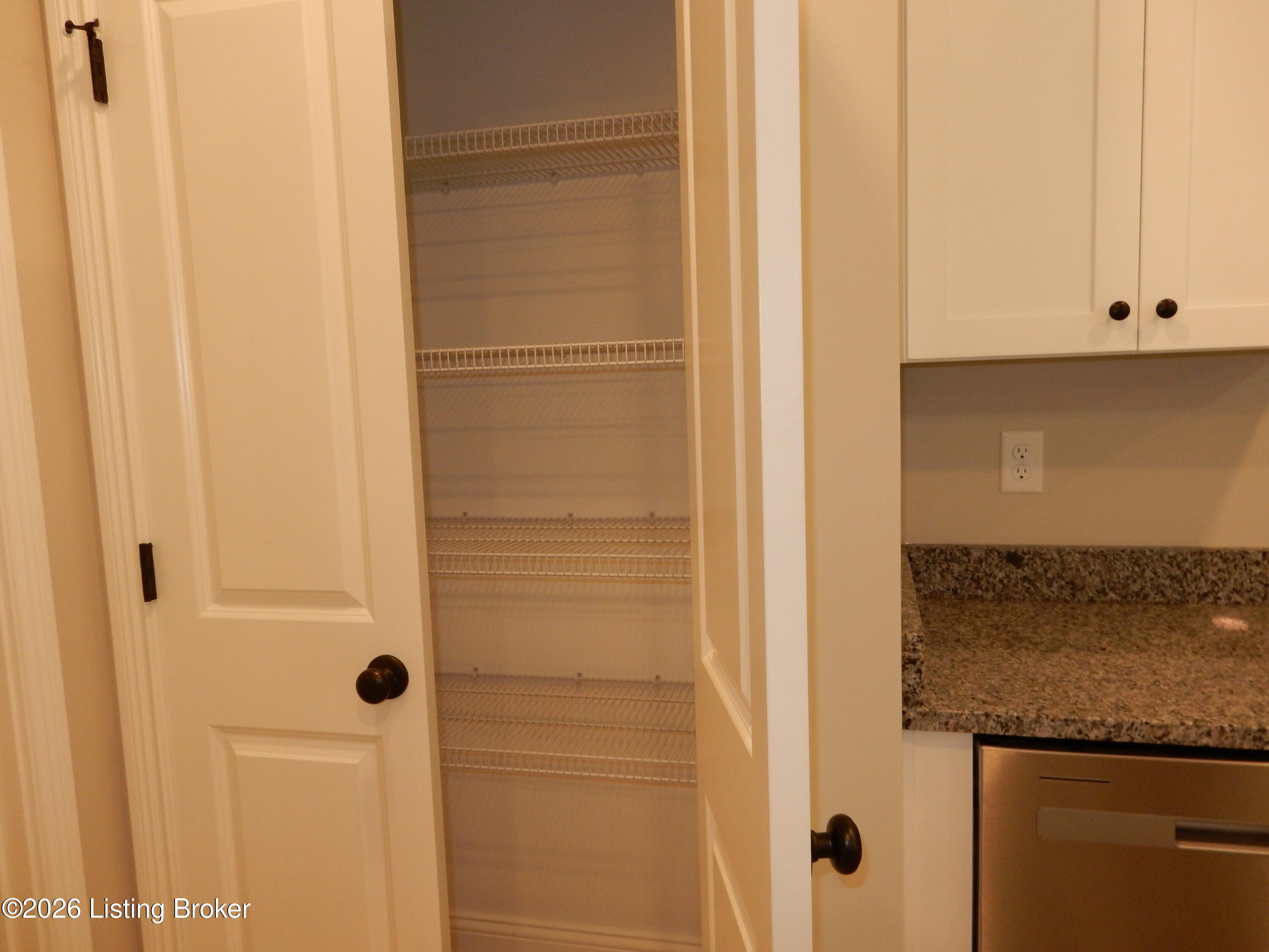 156 Bullitt Creek Dr Property Photo 10