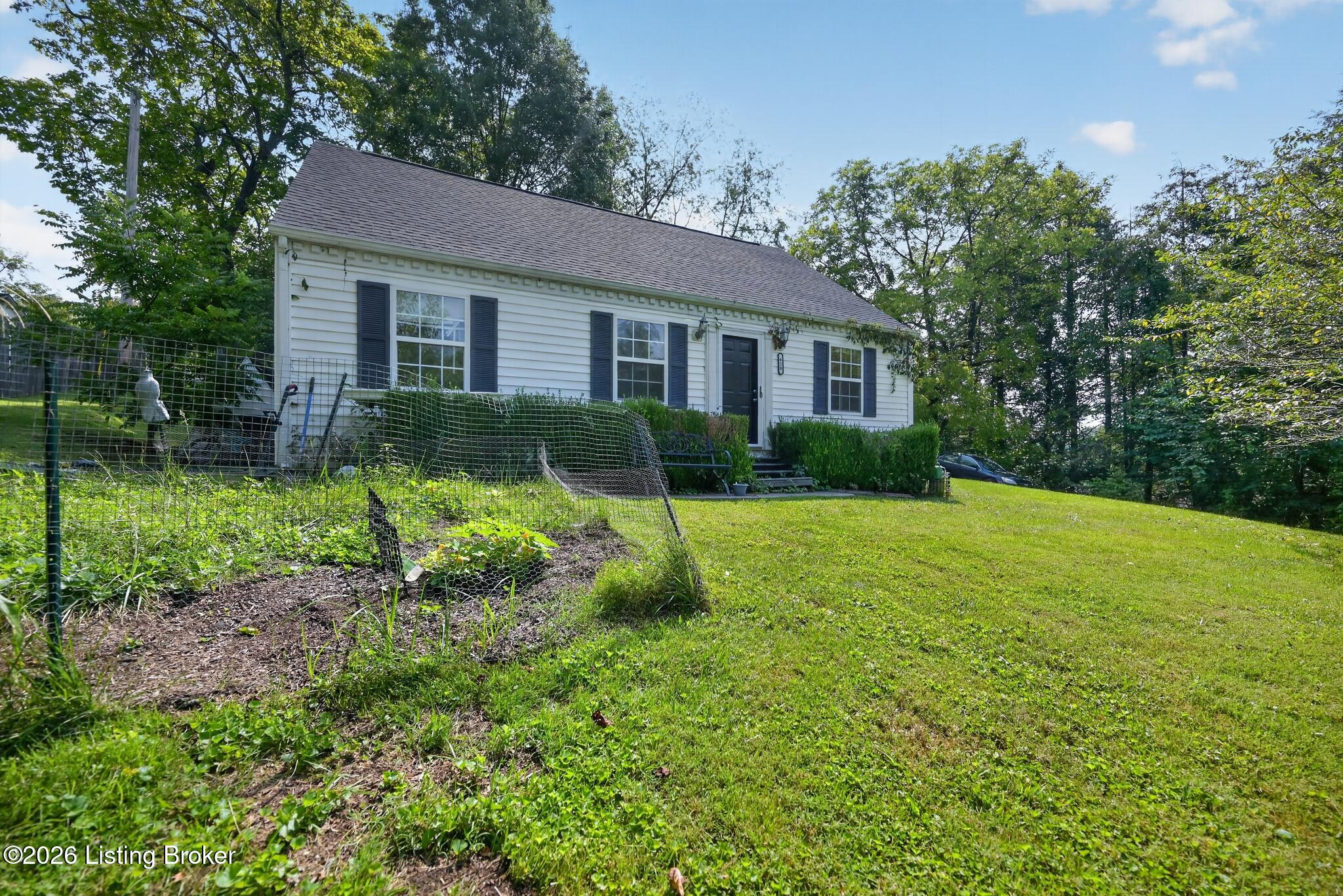 620 Maynor St Property Photo 3