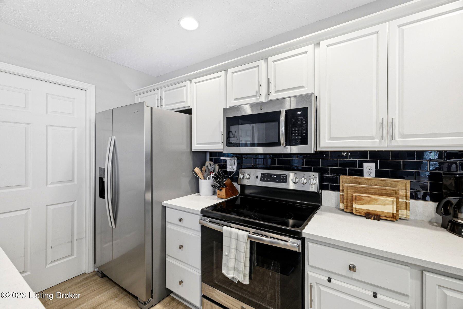 10621 Dry Creek Way Property Photo 4