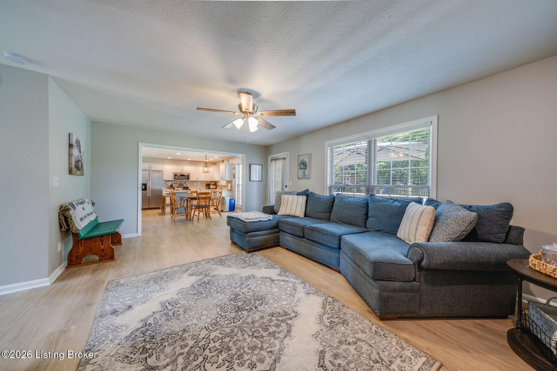 10621 Dry Creek Way Property Photo 7