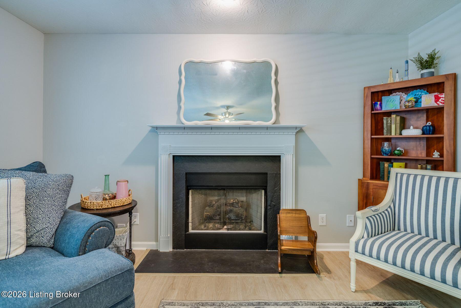 10621 Dry Creek Way Property Photo 8