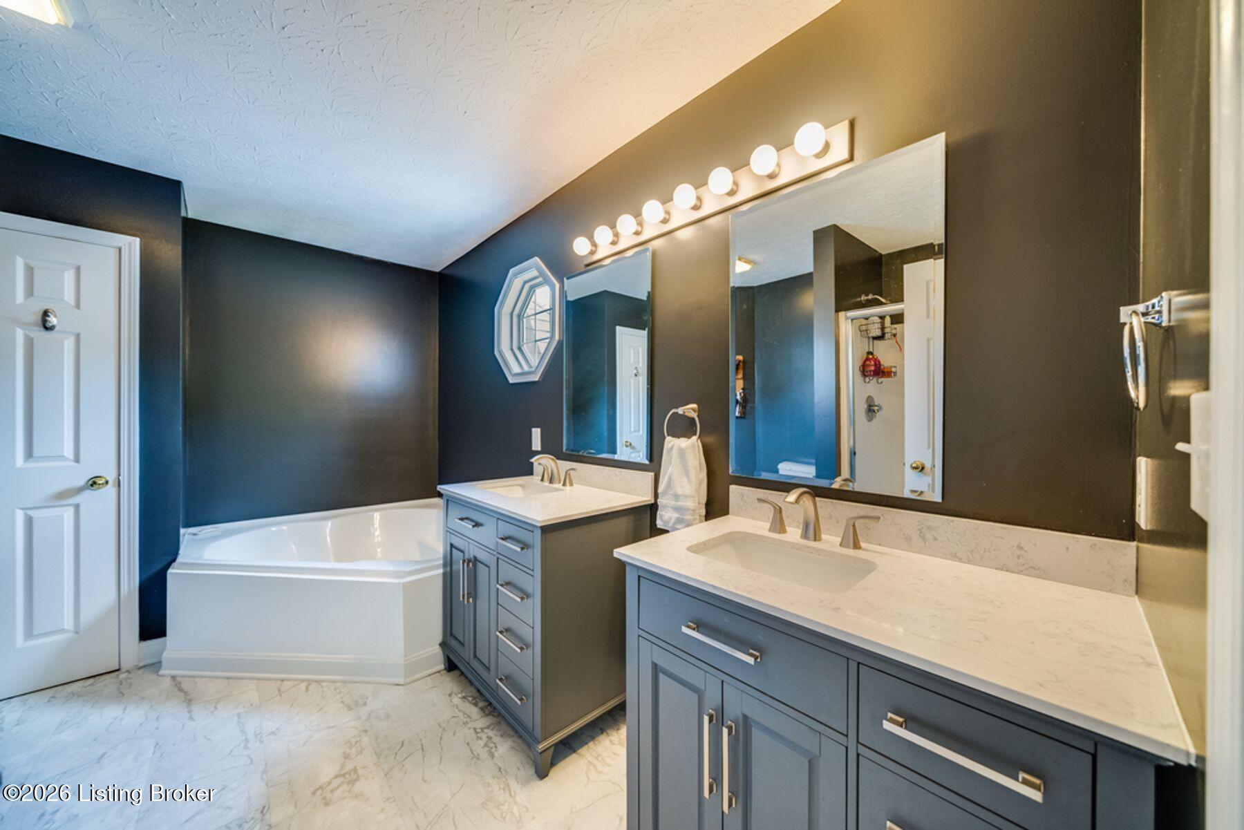 10621 Dry Creek Way Property Photo 17