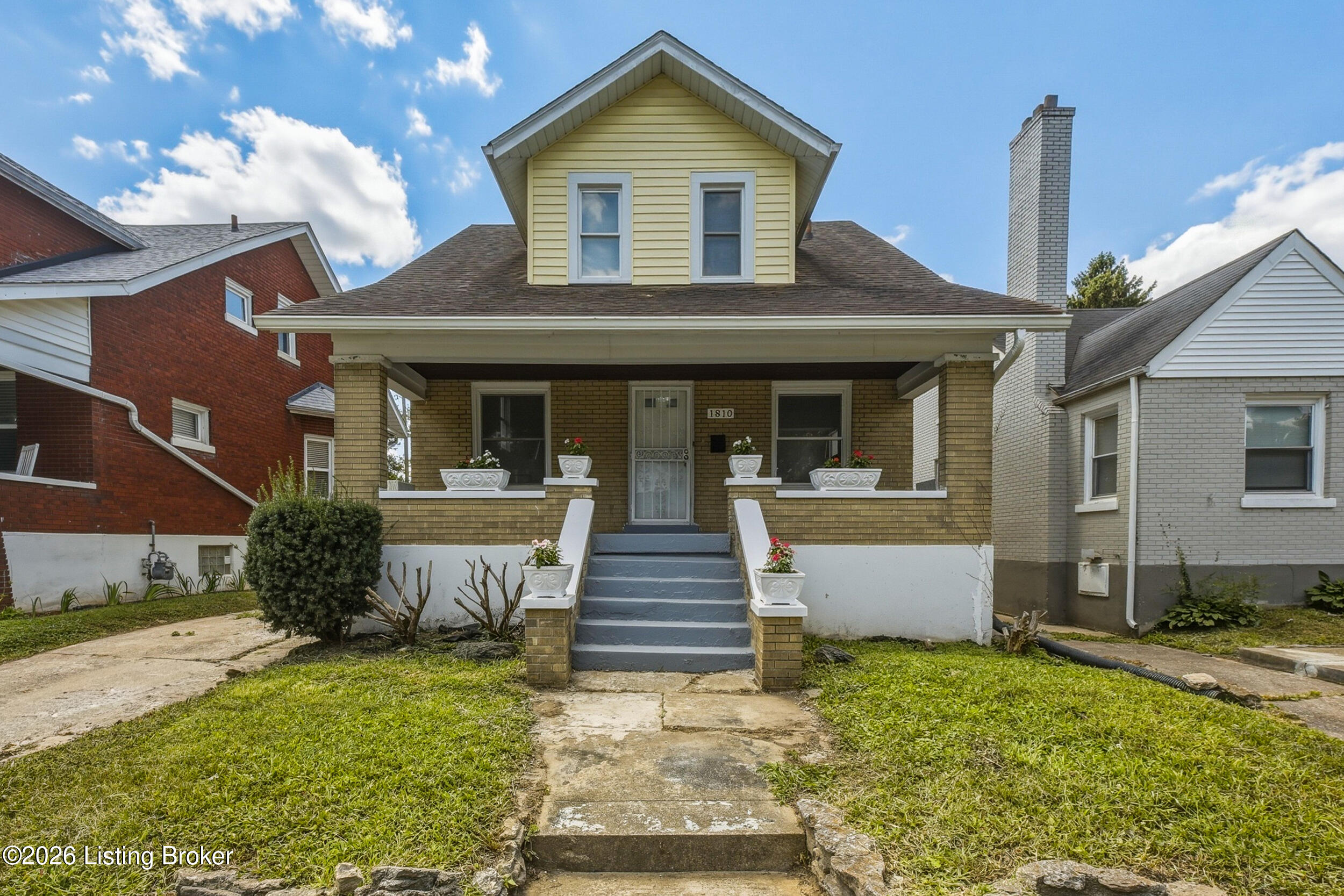 1810 Oregon Ave Property Photo 2