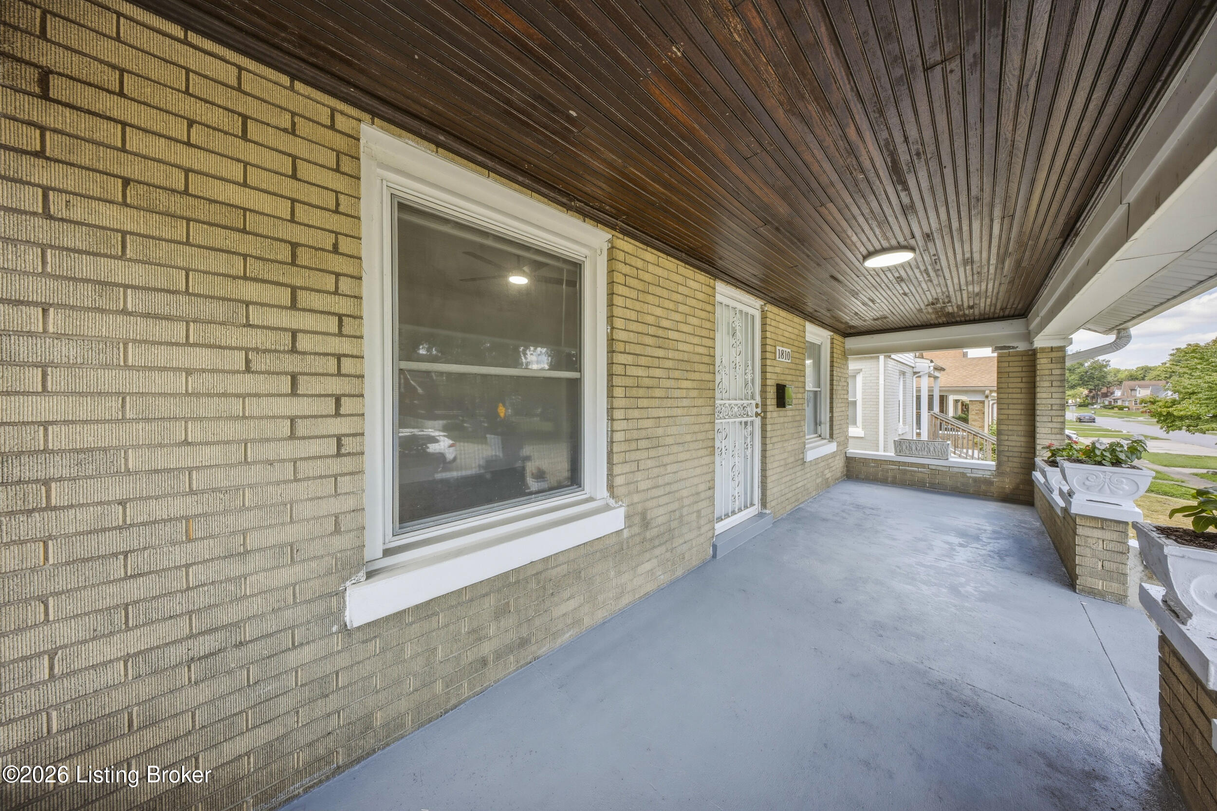 1810 Oregon Ave Property Photo 5