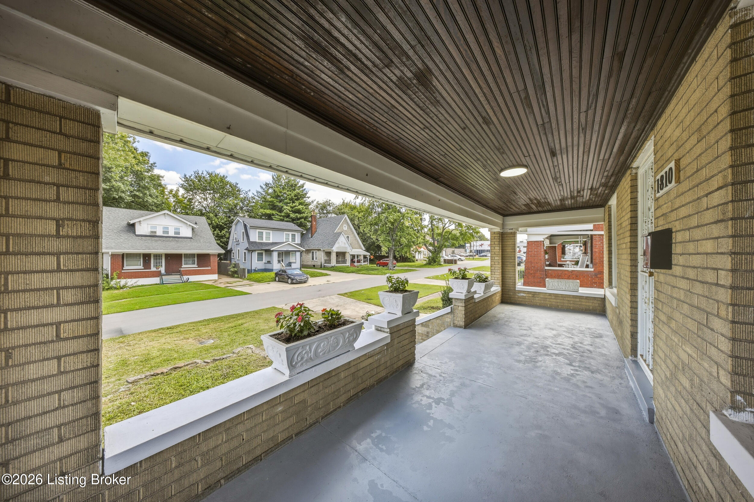 1810 Oregon Ave Property Photo 6