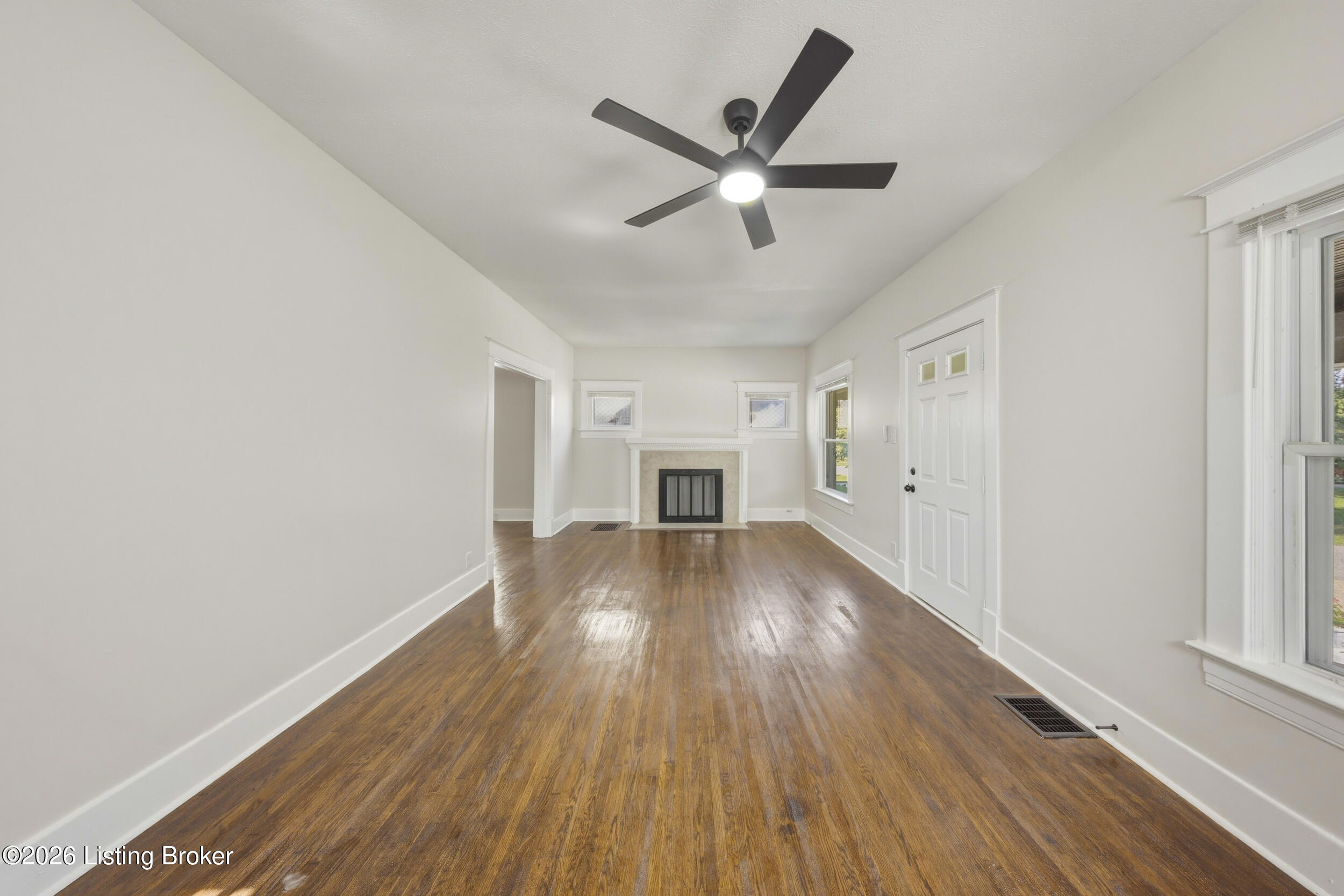 1810 Oregon Ave Property Photo 10