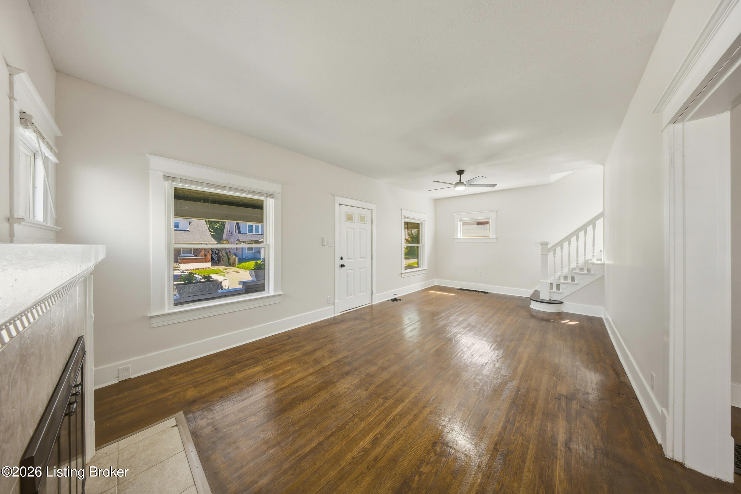 1810 Oregon Ave Property Photo 11