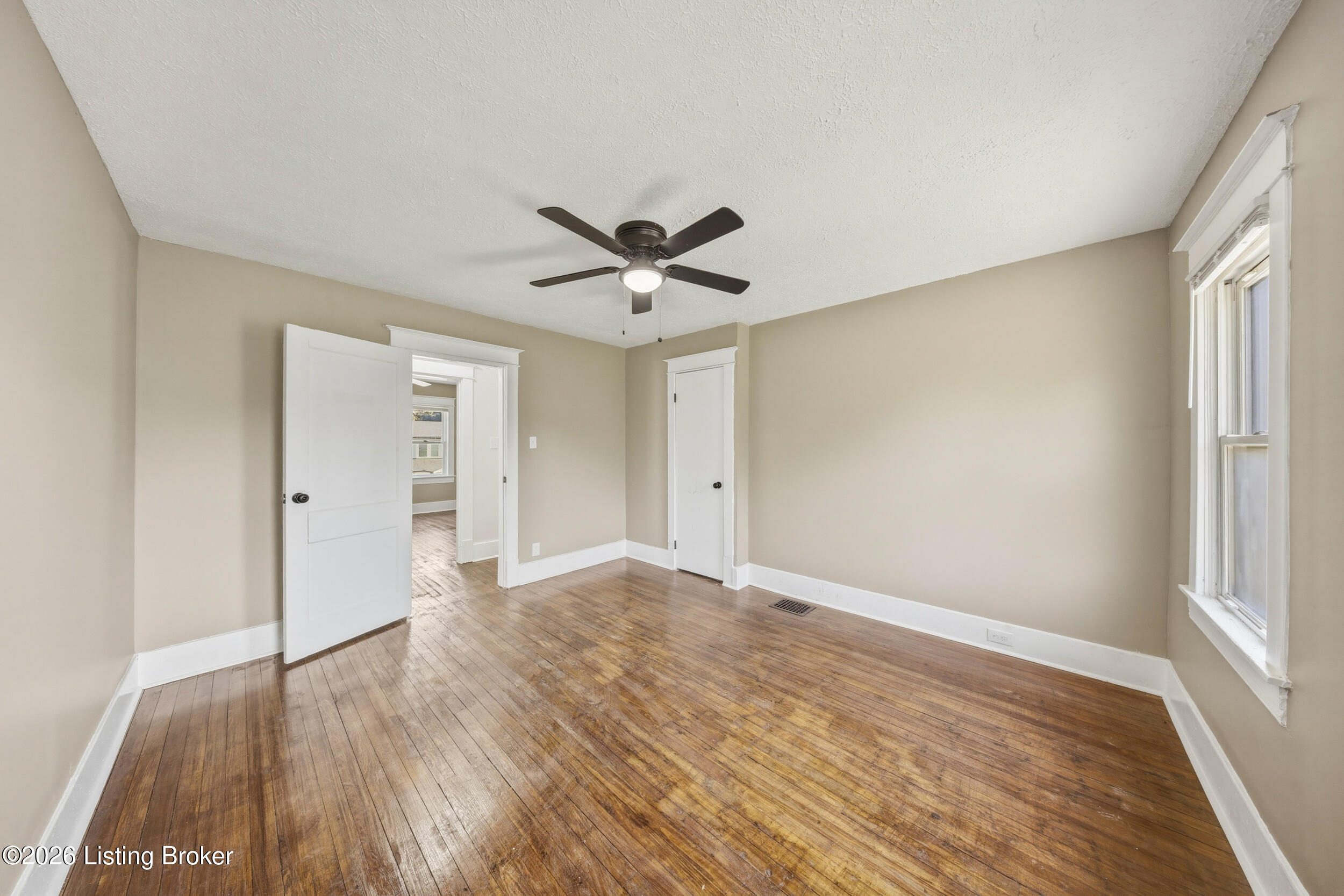 1810 Oregon Ave Property Photo 29