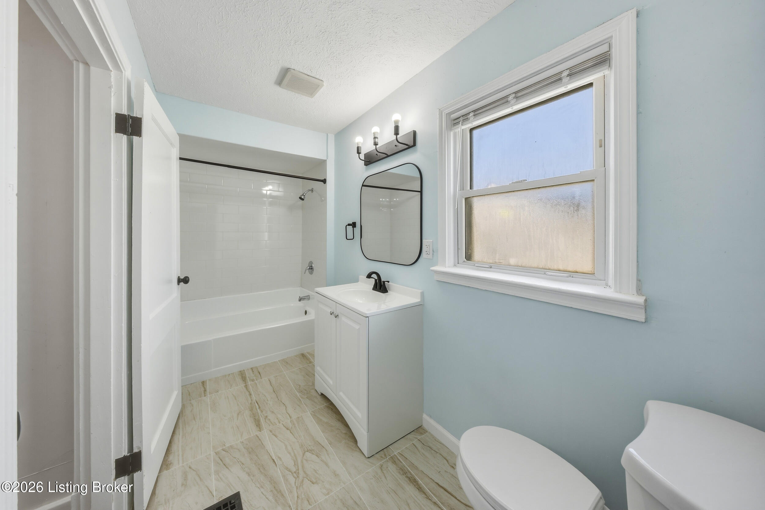 1810 Oregon Ave Property Photo 33