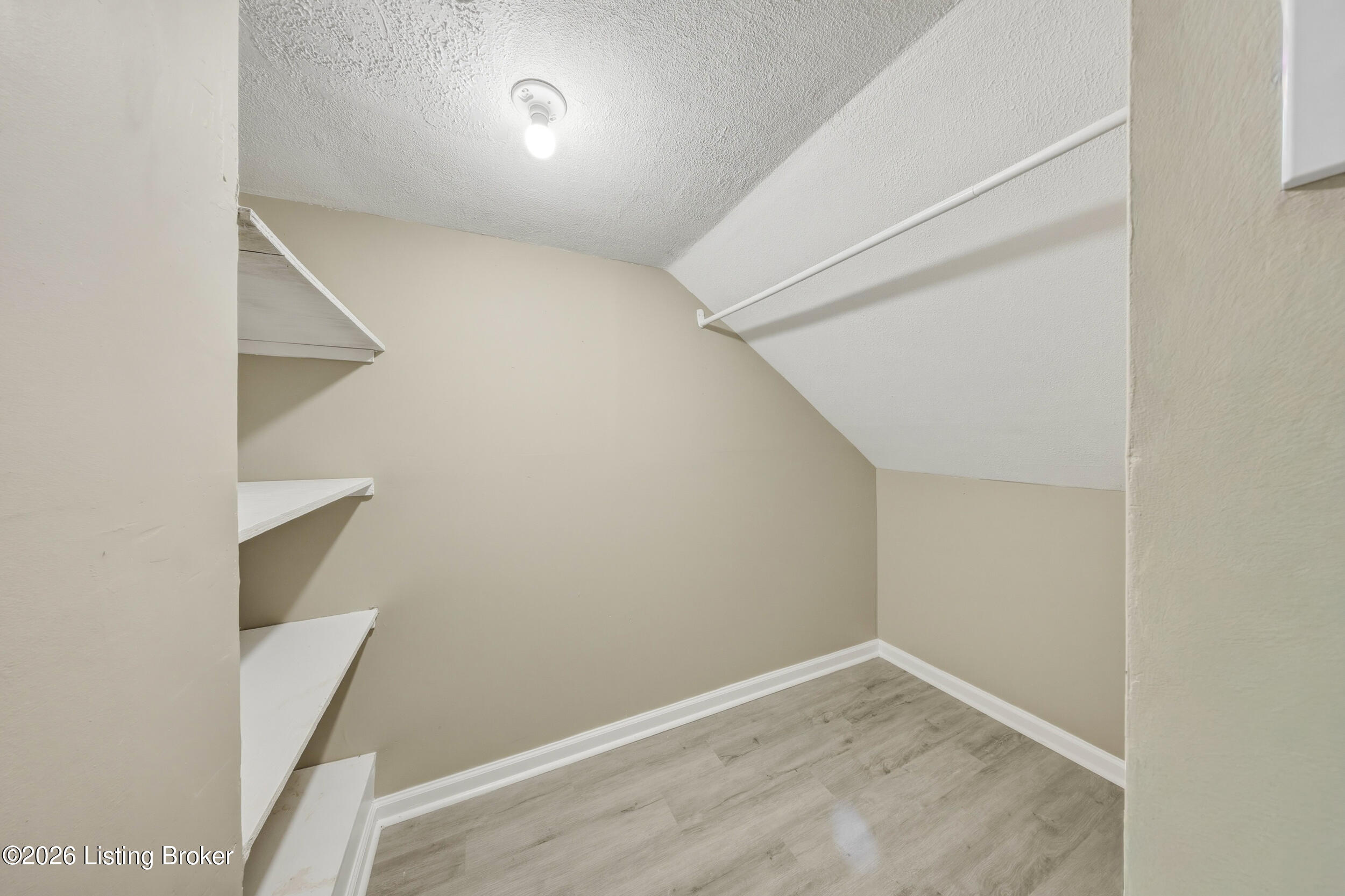 1810 Oregon Ave Property Photo 35