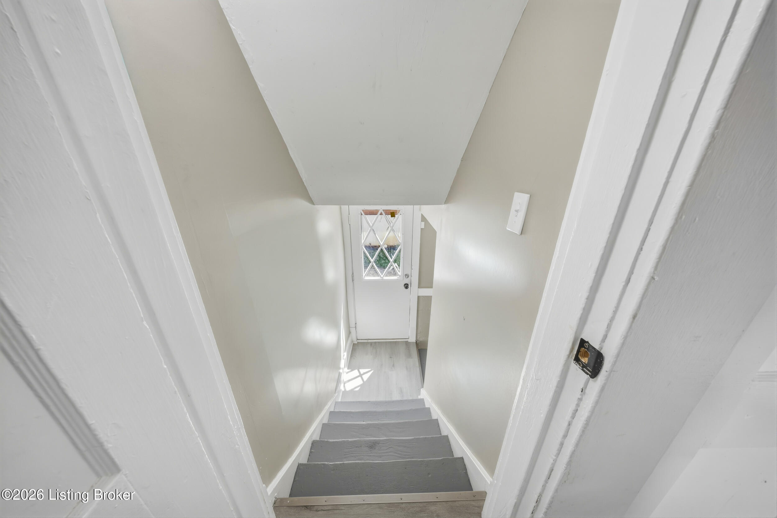1810 Oregon Ave Property Photo 36