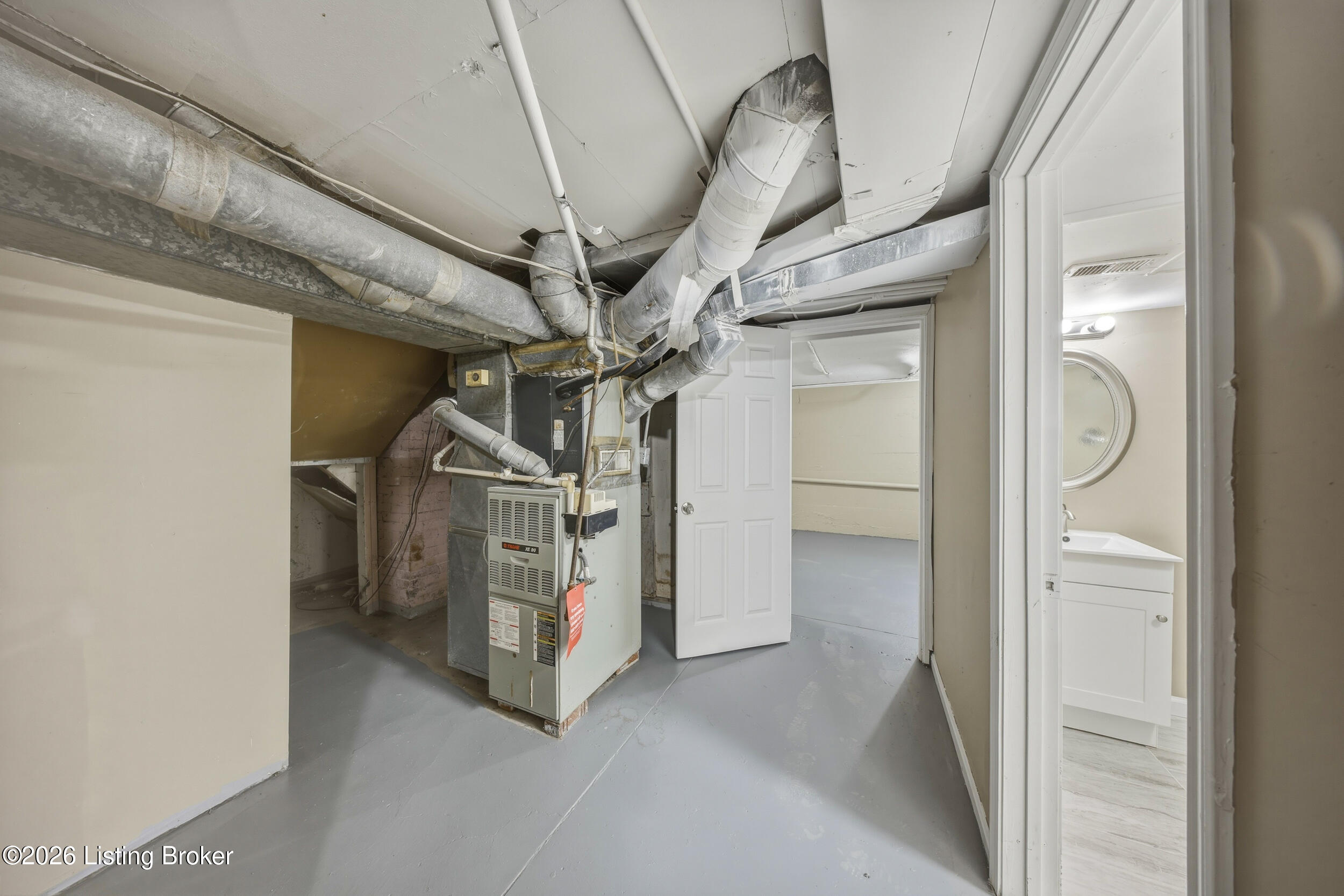 1810 Oregon Ave Property Photo 40